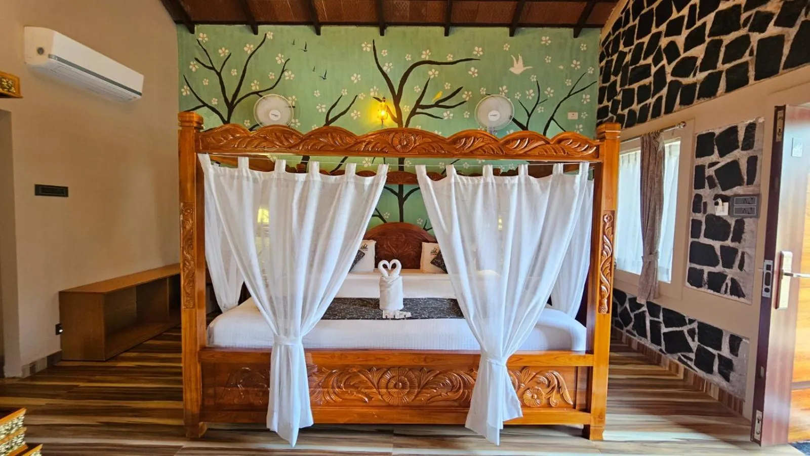 Photo of the whole room, Bed in Le Yercaud