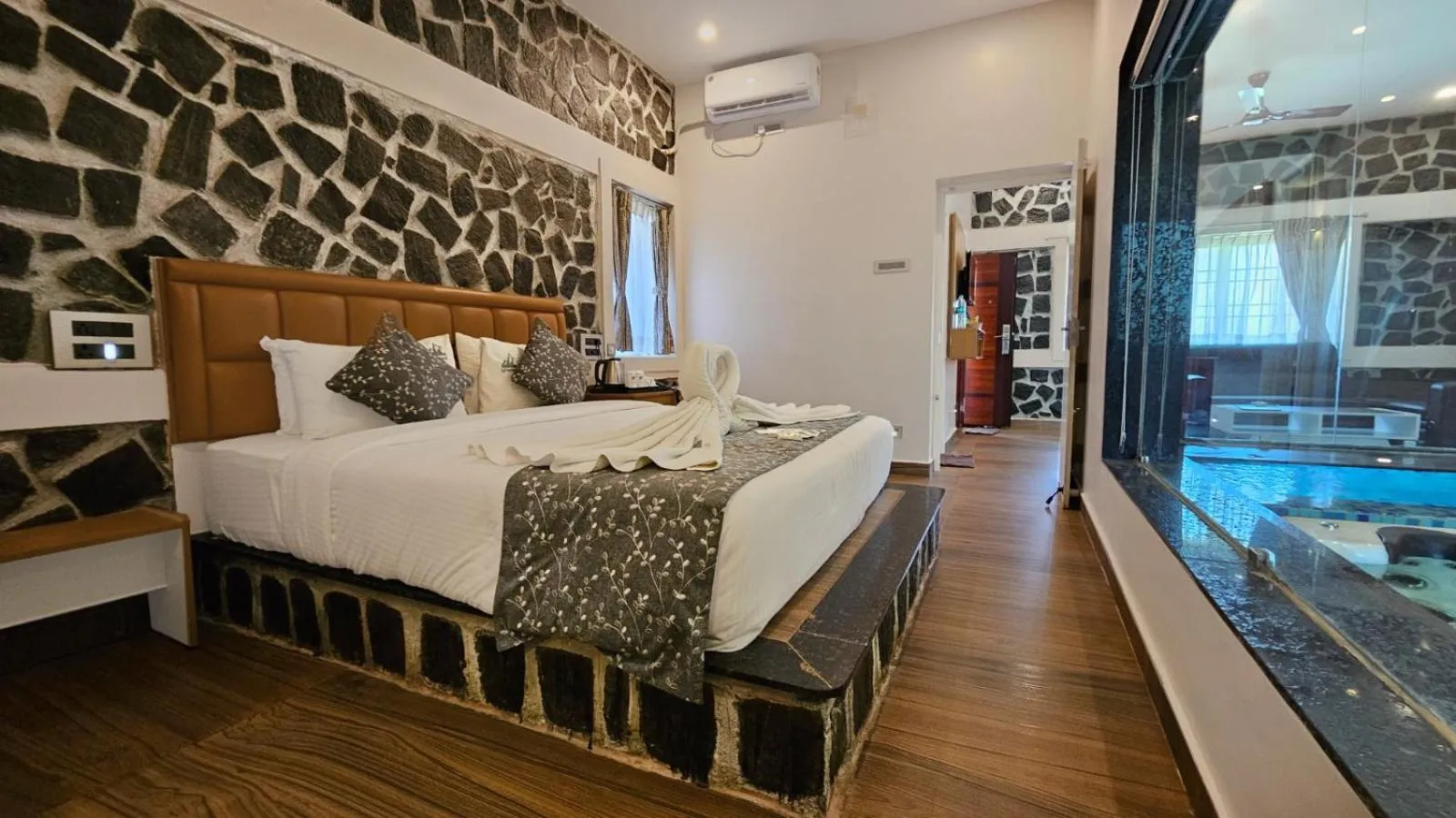 Photo of the whole room, Bed in Le Yercaud