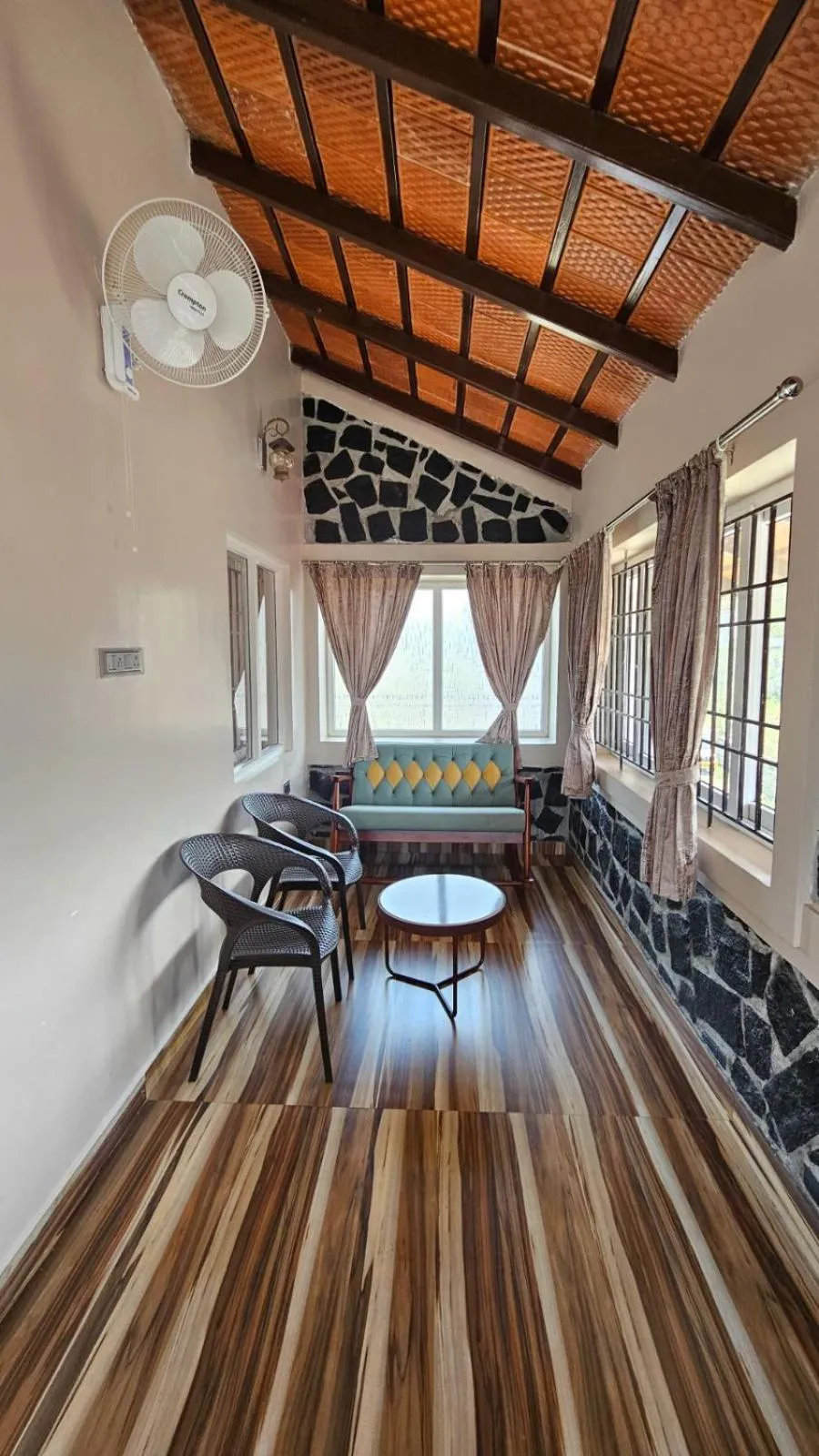 Seating area in Le Yercaud