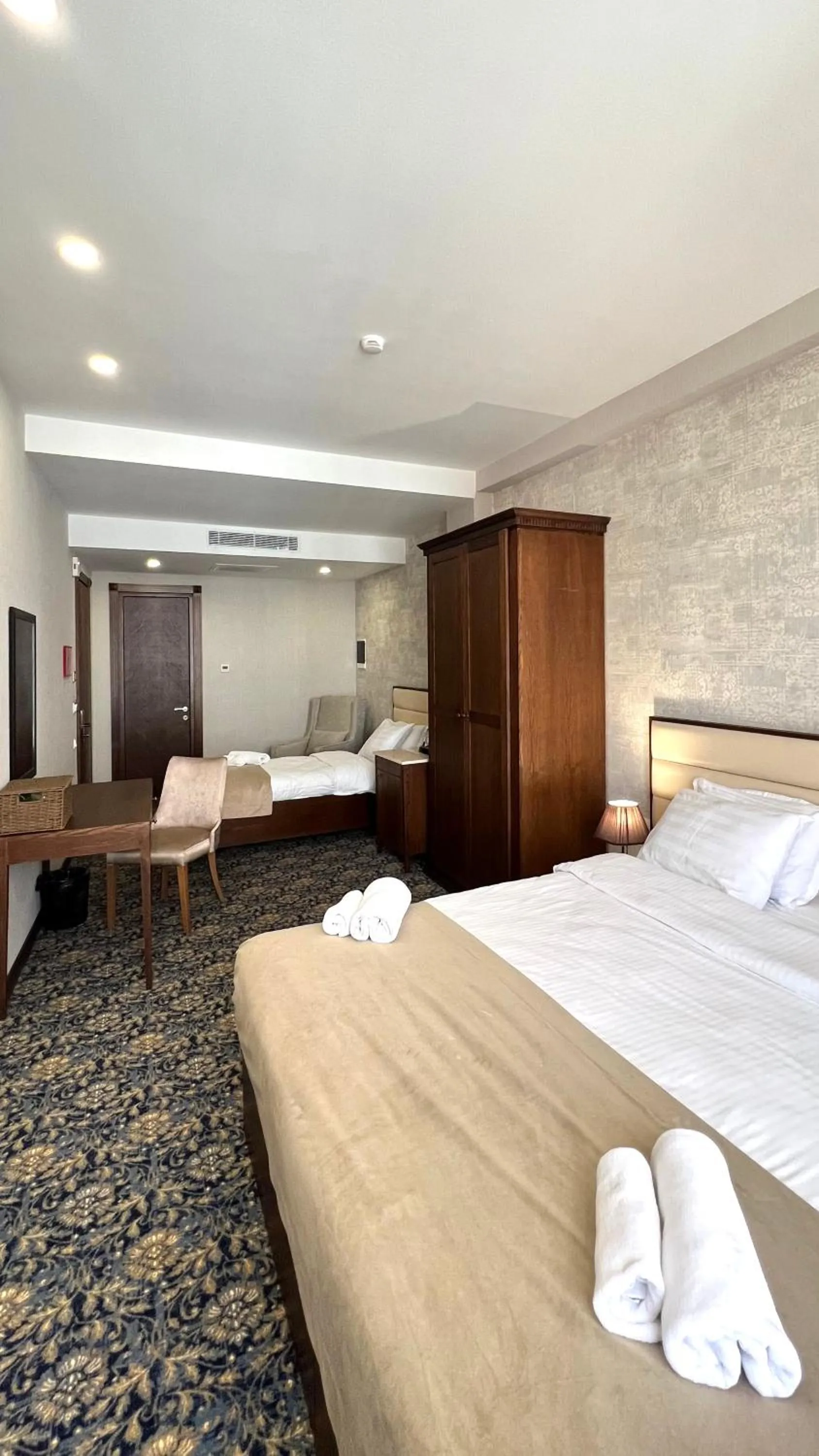 Bed in Marmenio Hotel