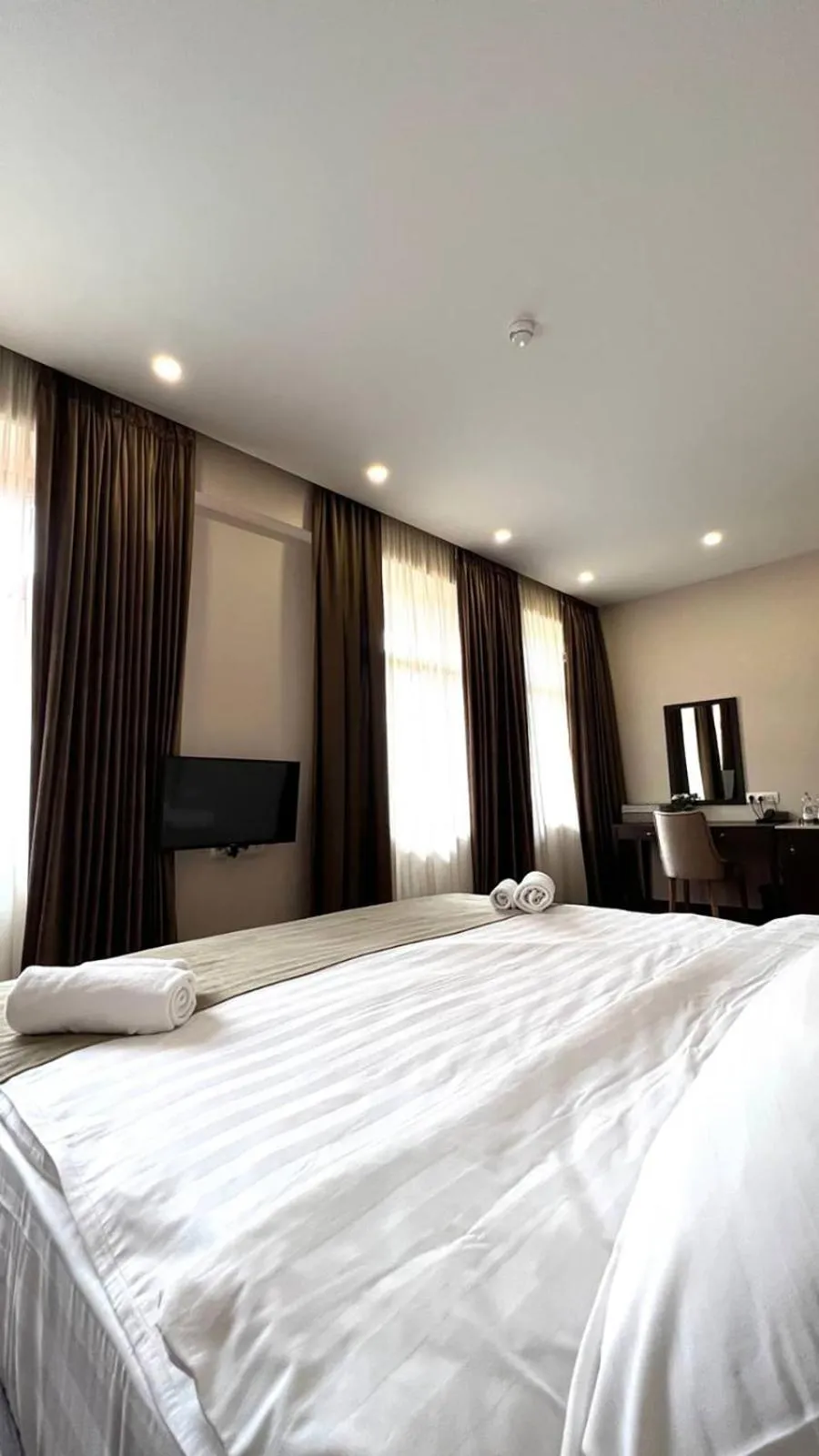 Bed in Marmenio Hotel