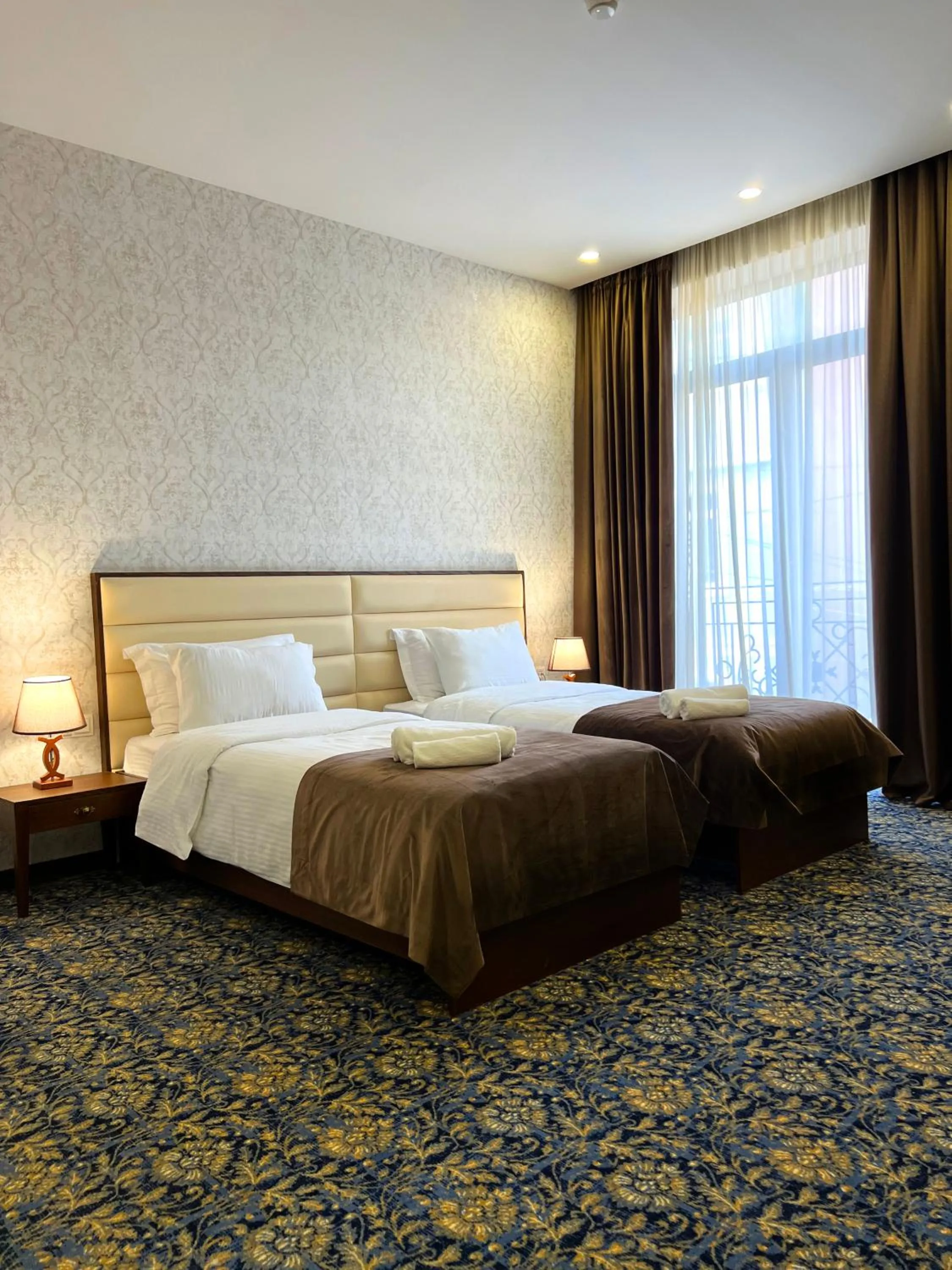 Bed in Marmenio Hotel