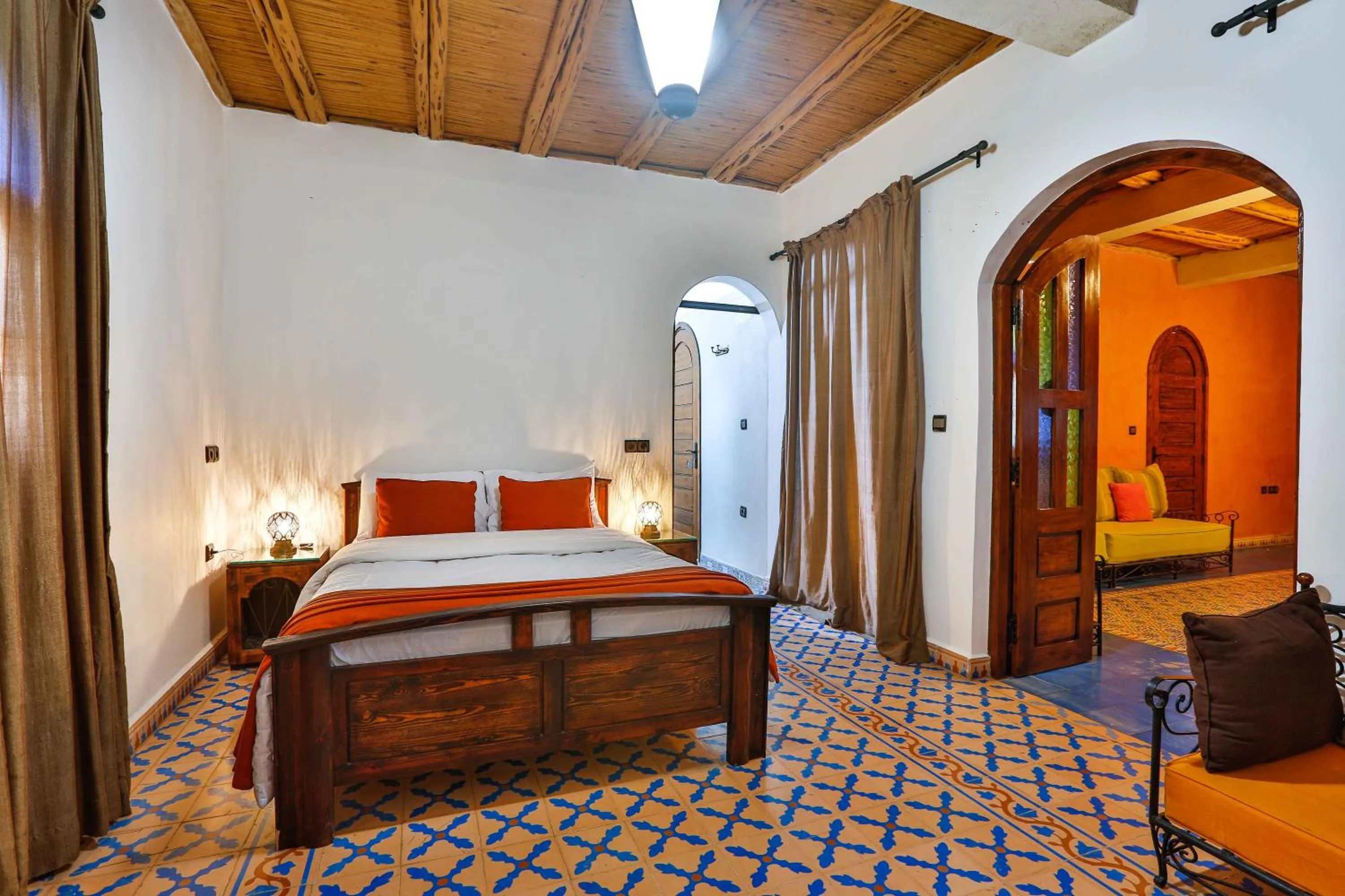 Bed in DAR ETTO Riad & Spa