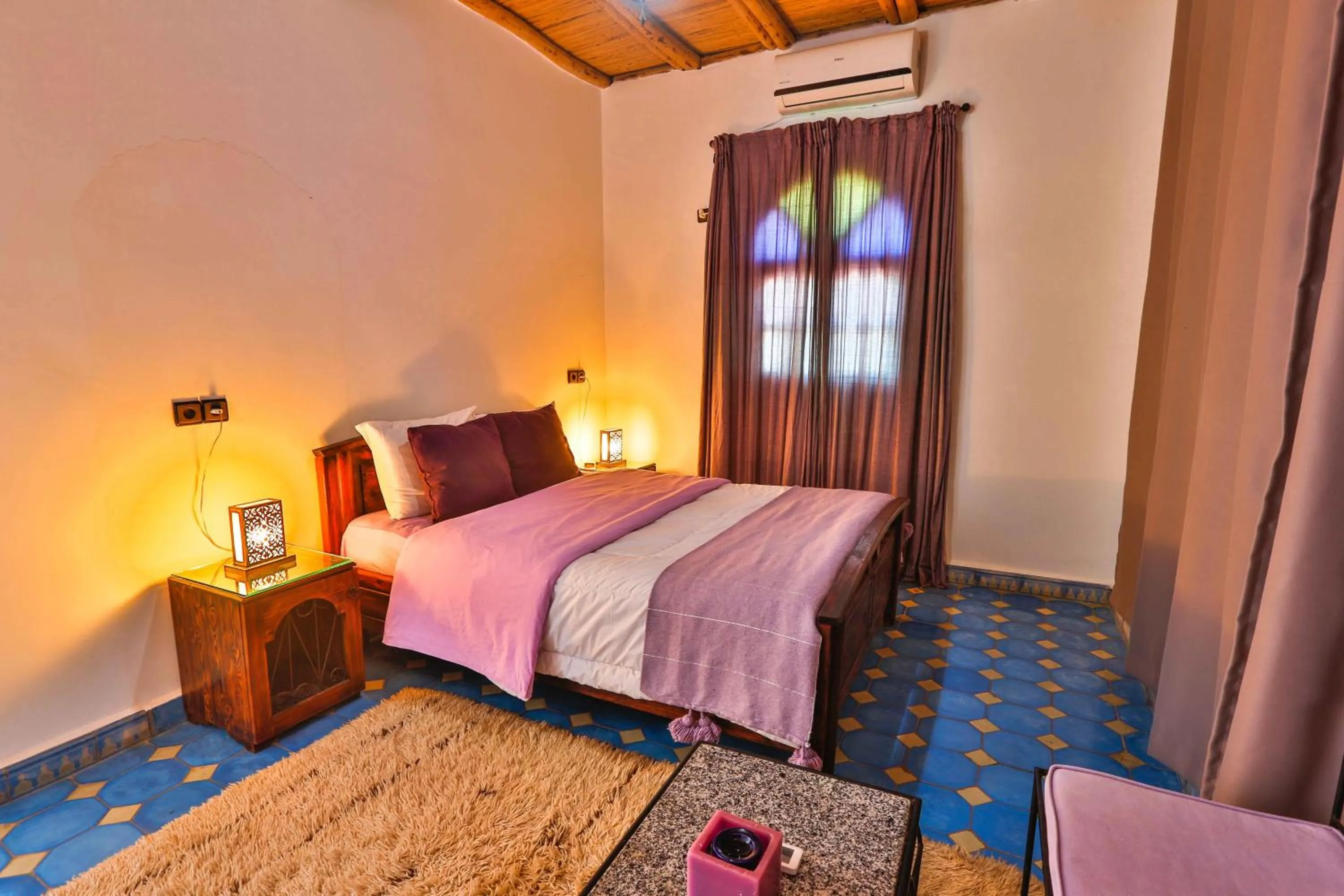Bed in DAR ETTO Riad & Spa