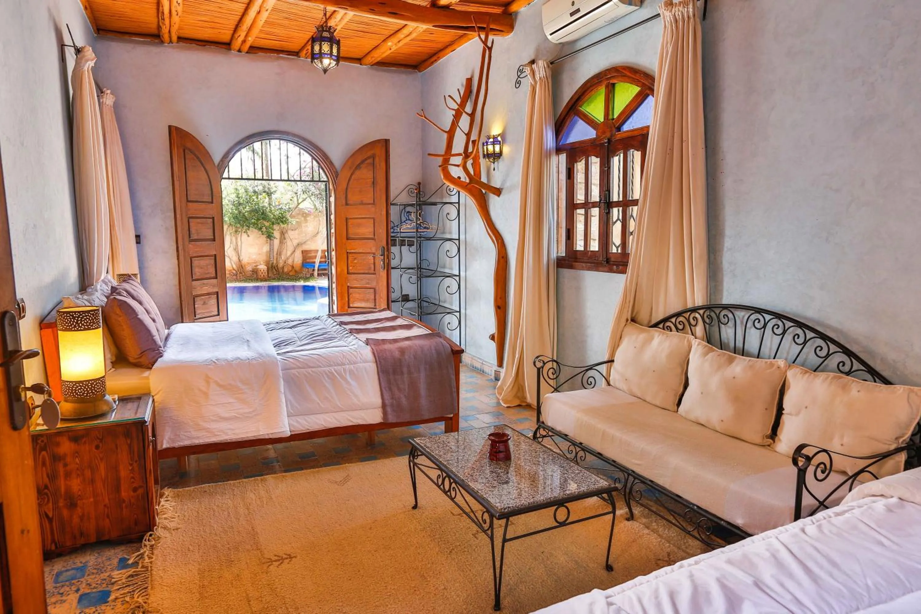 Bed in DAR ETTO Riad & Spa