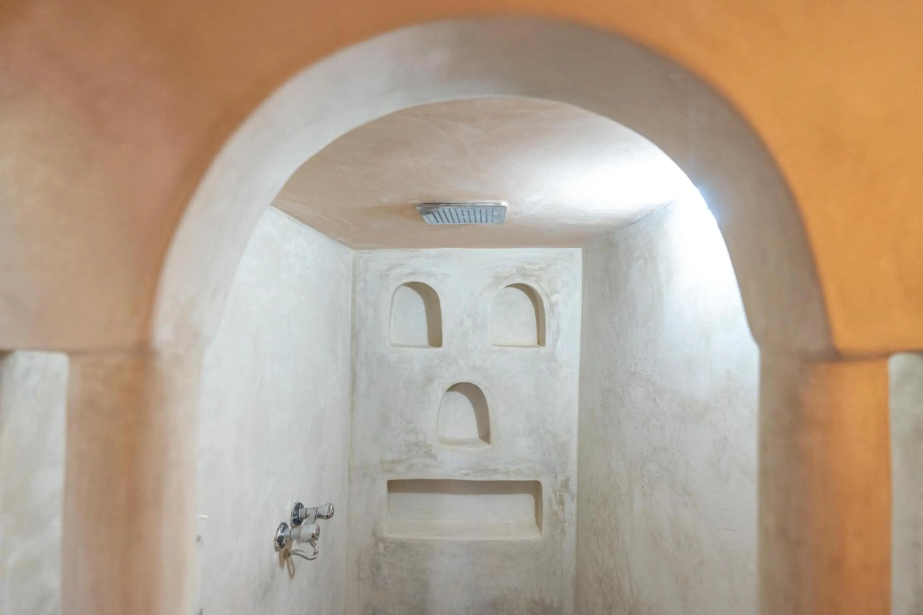 Shower in DAR ETTO Riad & Spa