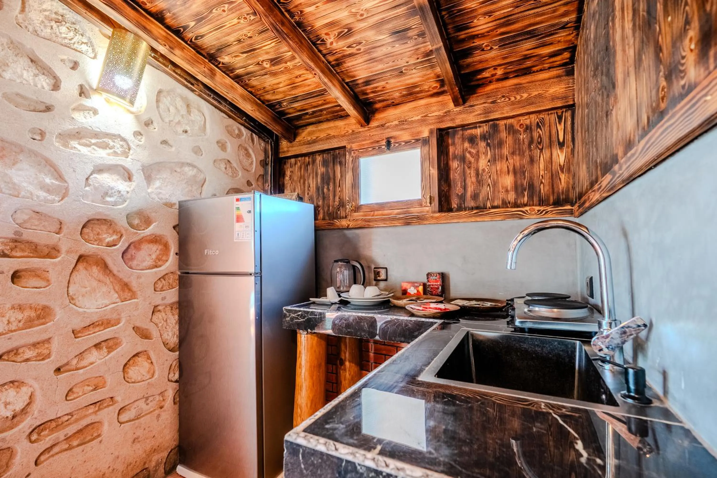 Kitchen or kitchenette in DAR ETTO Riad & Spa
