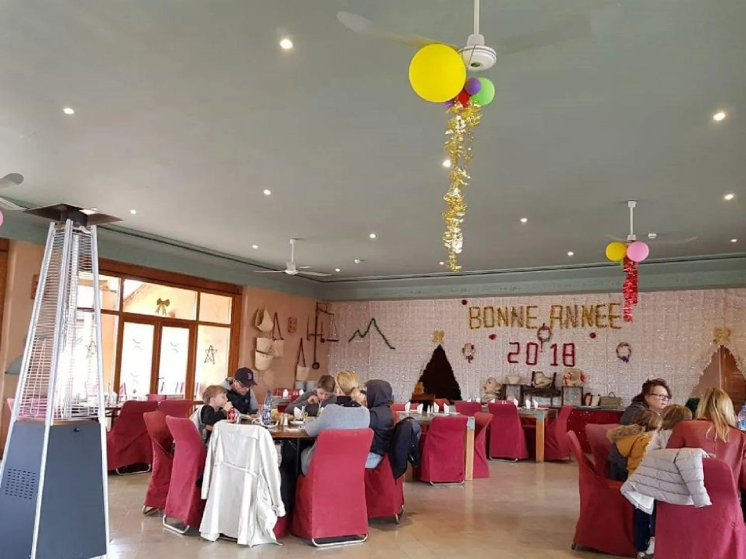 Restaurant/places to eat in Terres d'Amanar