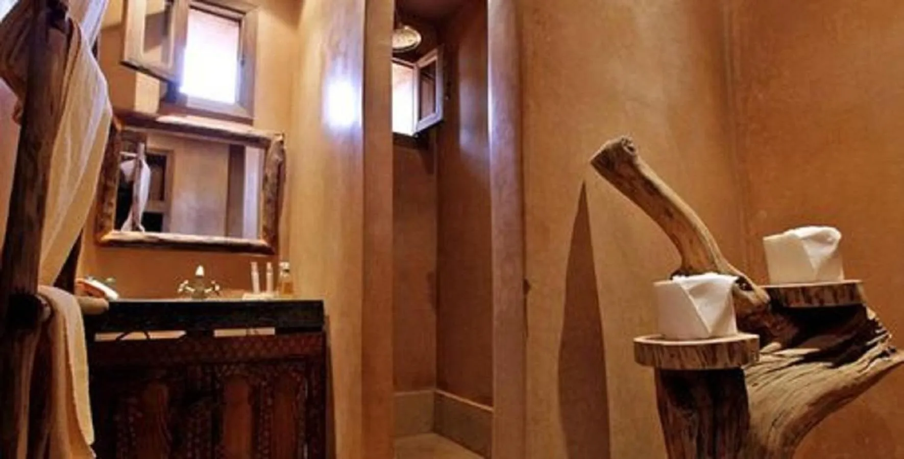 Toilet in Terres d'Amanar