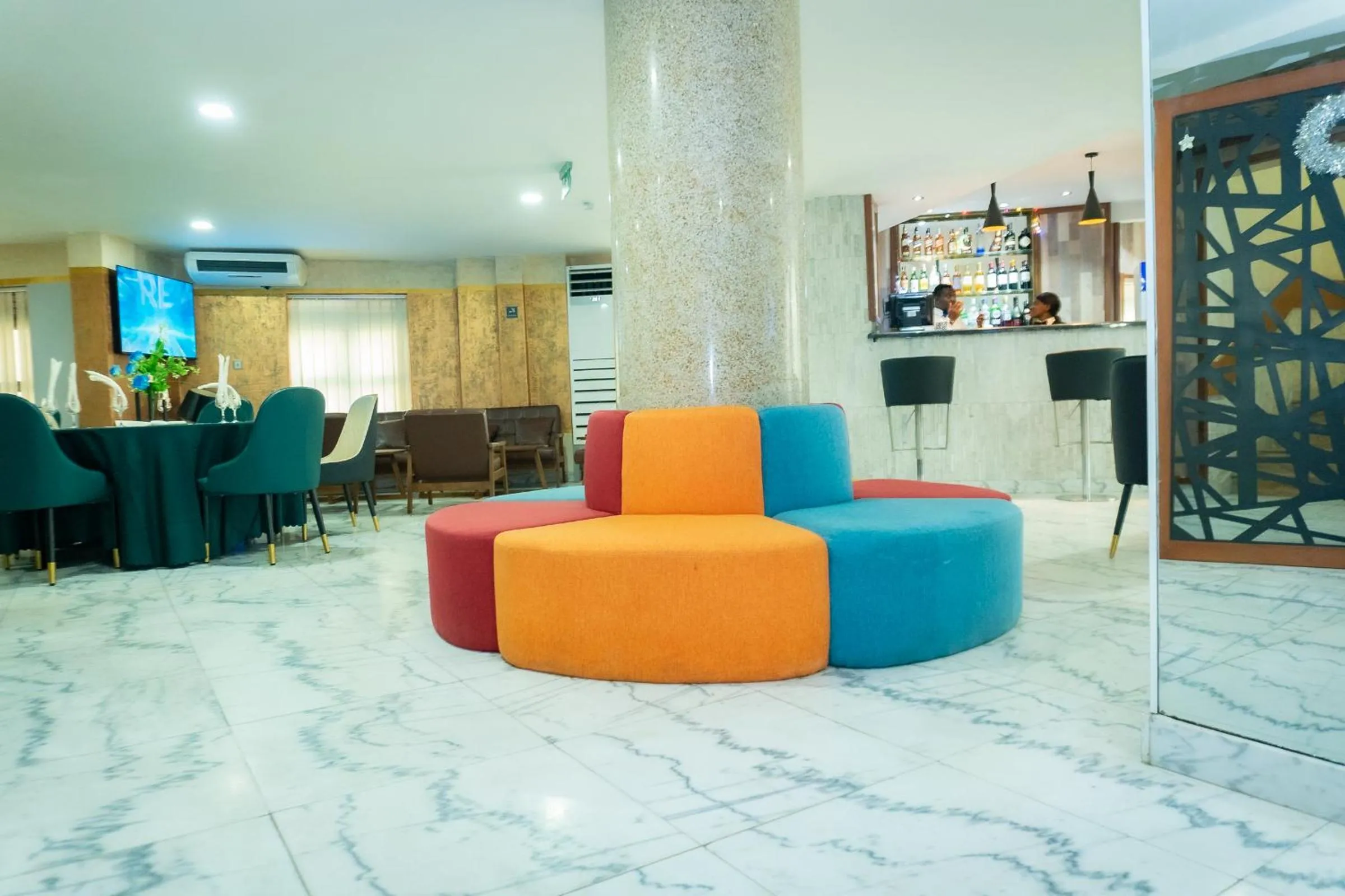 Restaurant/places to eat in Hotel Le Figaro