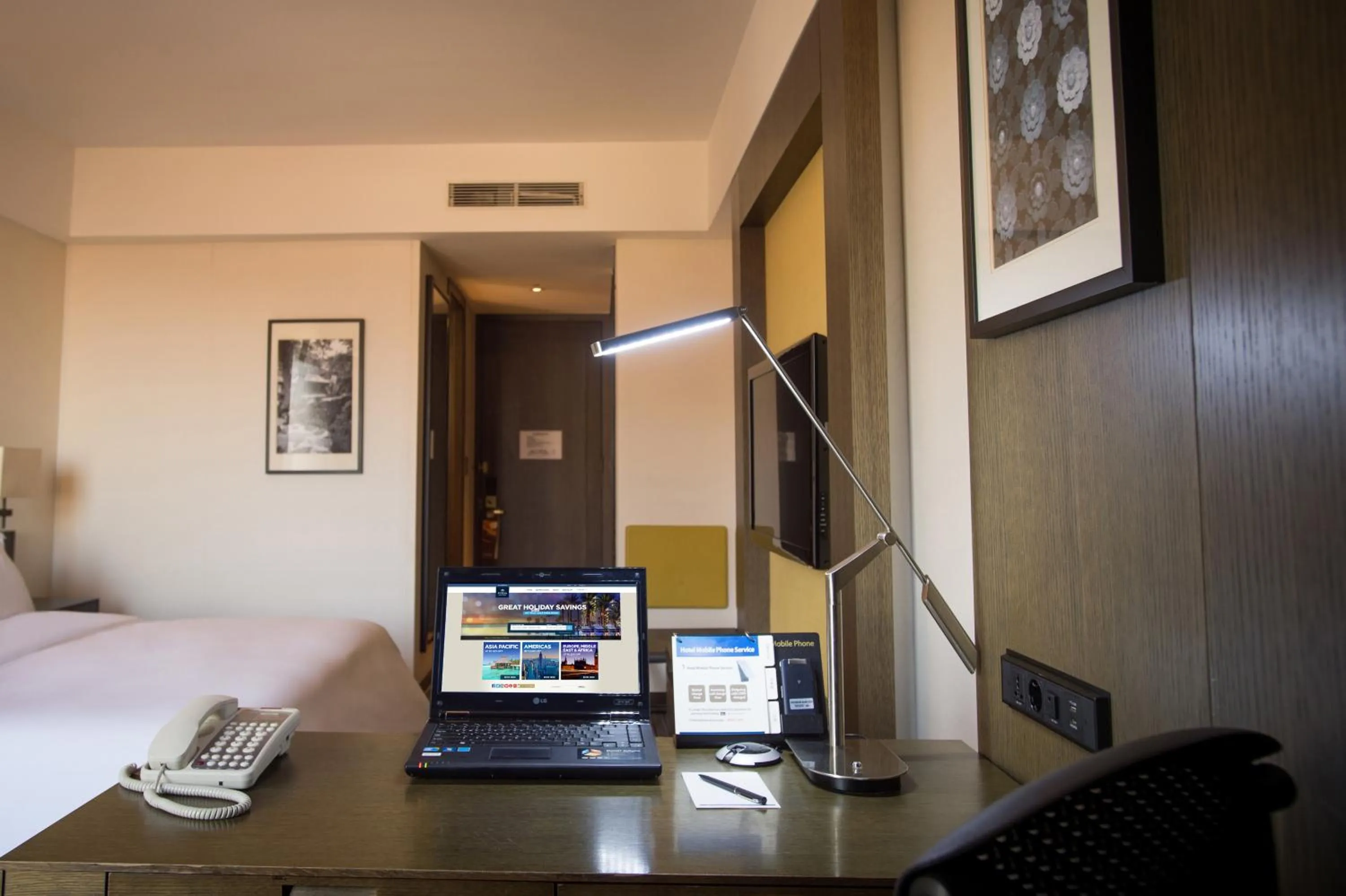 Seating area, TV/Entertainment Center in Millennium Hilton Seoul