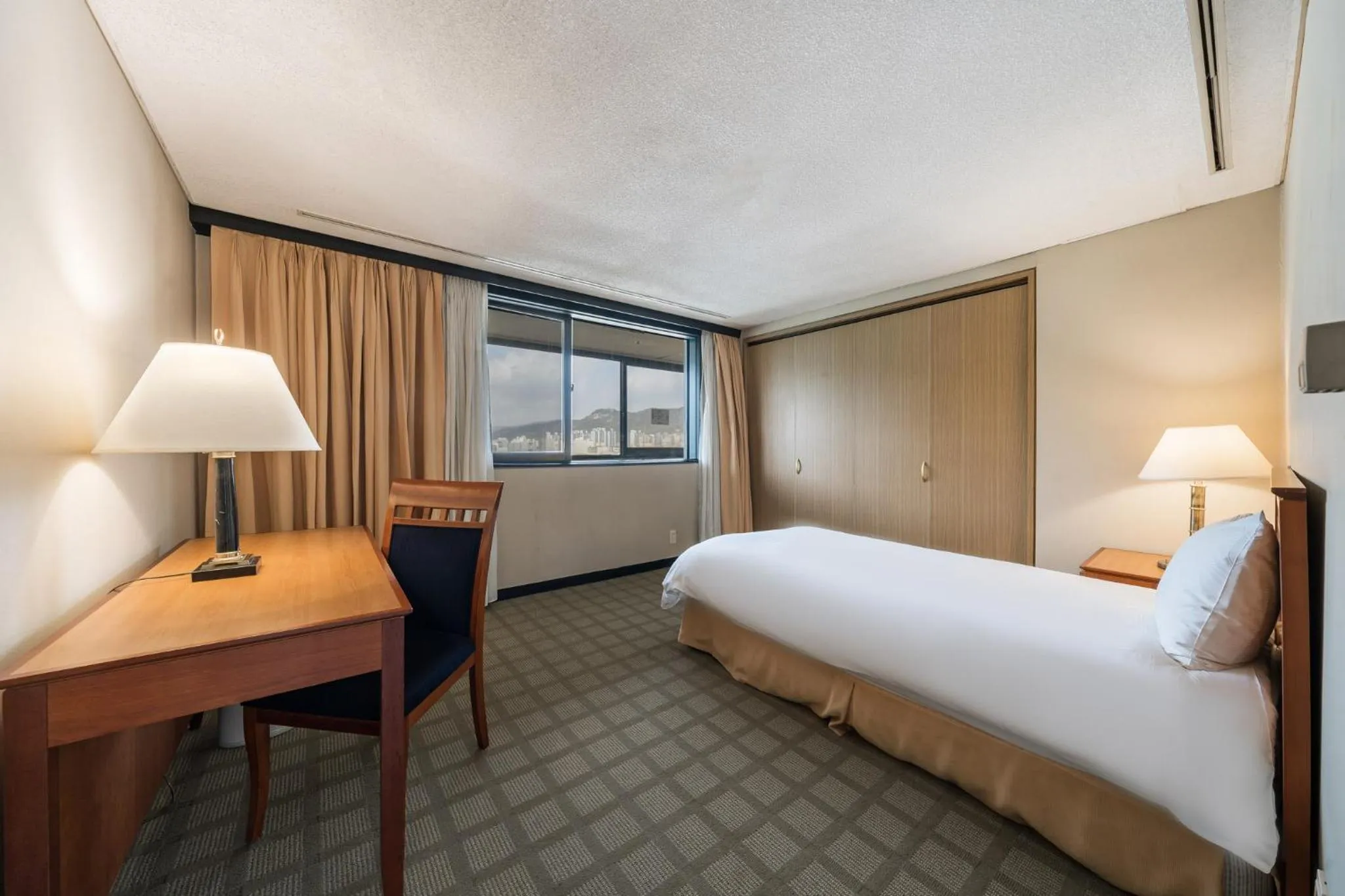 Bed in Swiss Grand Hotel Seoul & Grand Suite