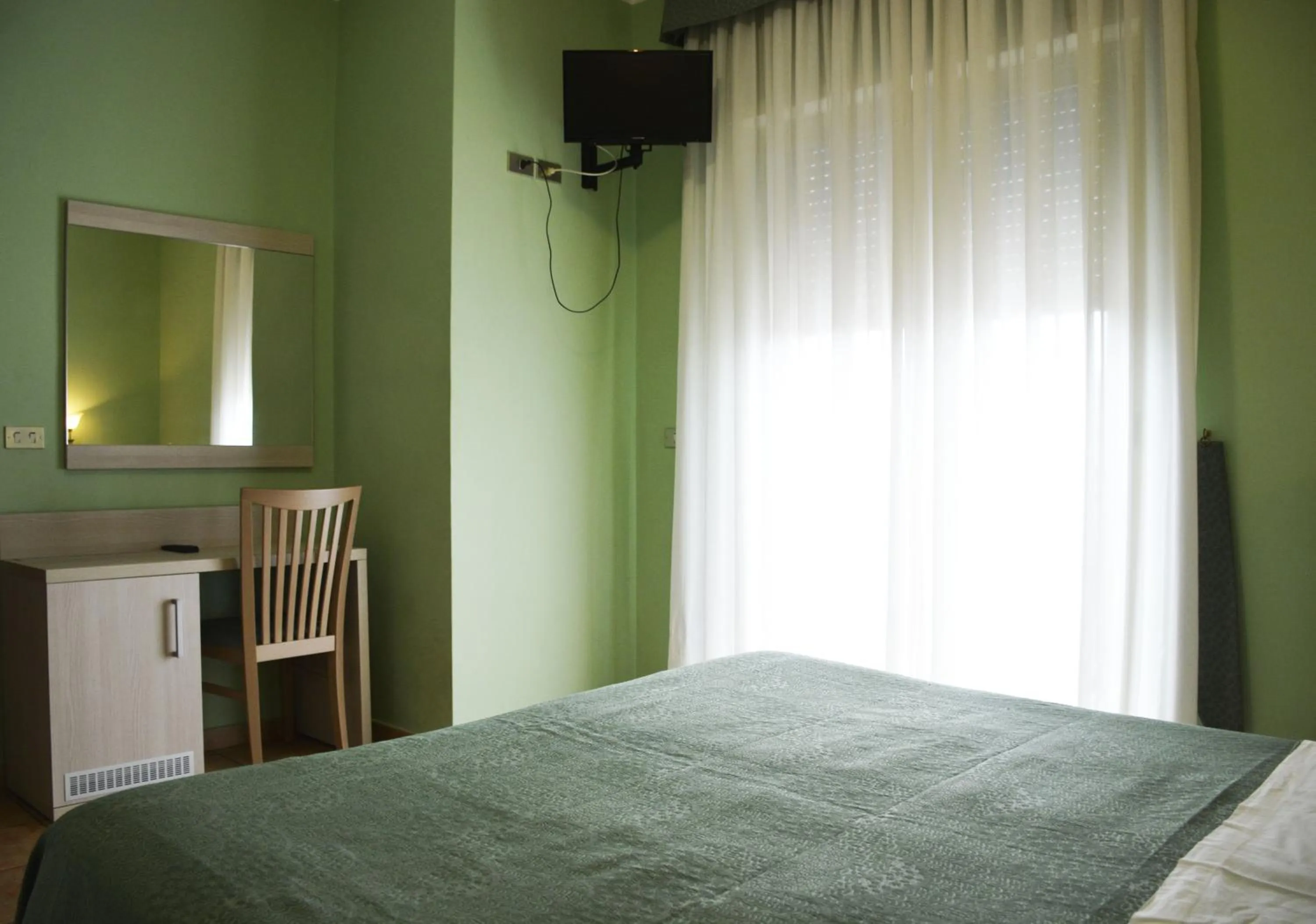 hair dresser, Bed in Hotel Aquila