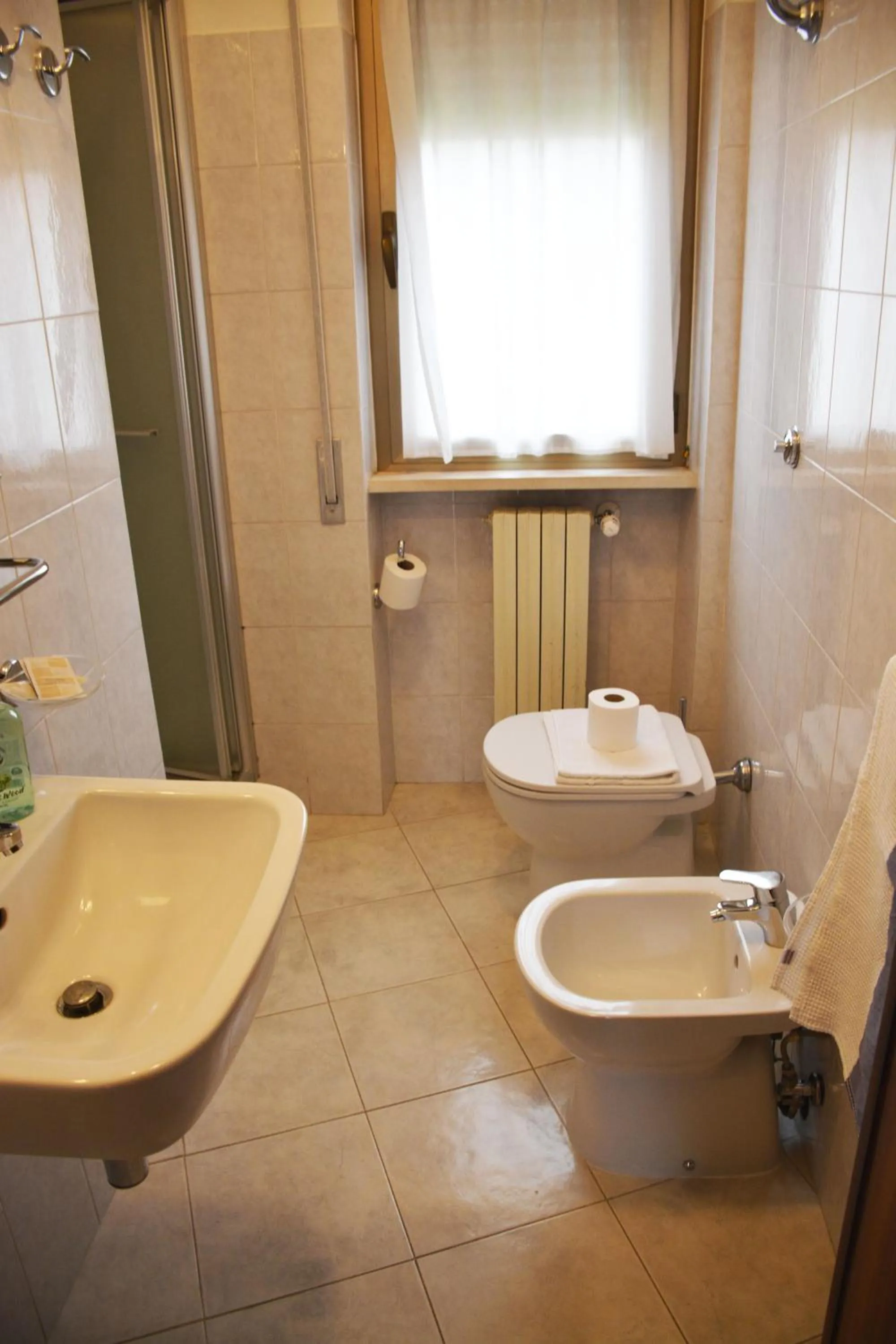 Bathroom in Hotel Aquila