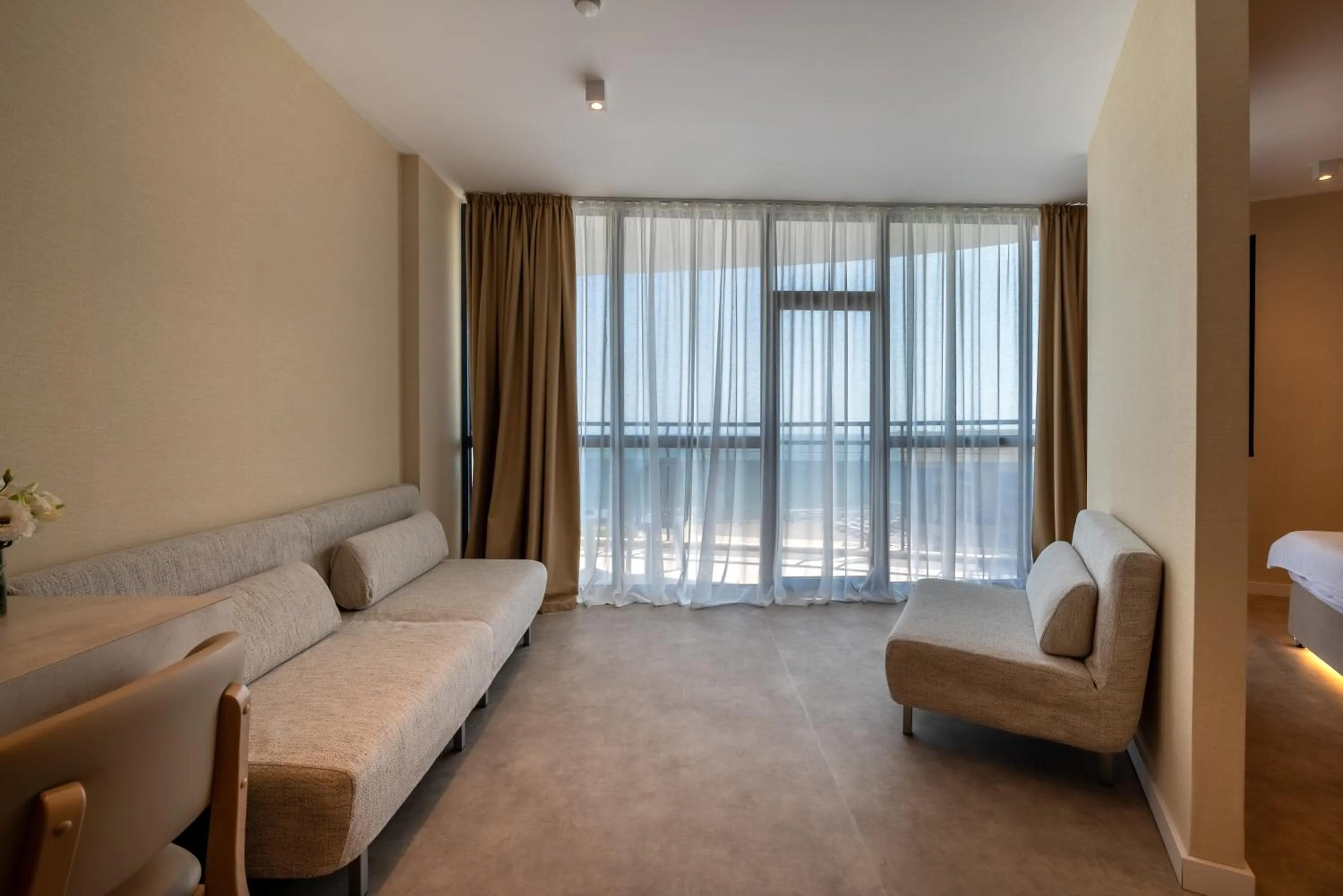 Seating area, Bed in Hotel Zenith