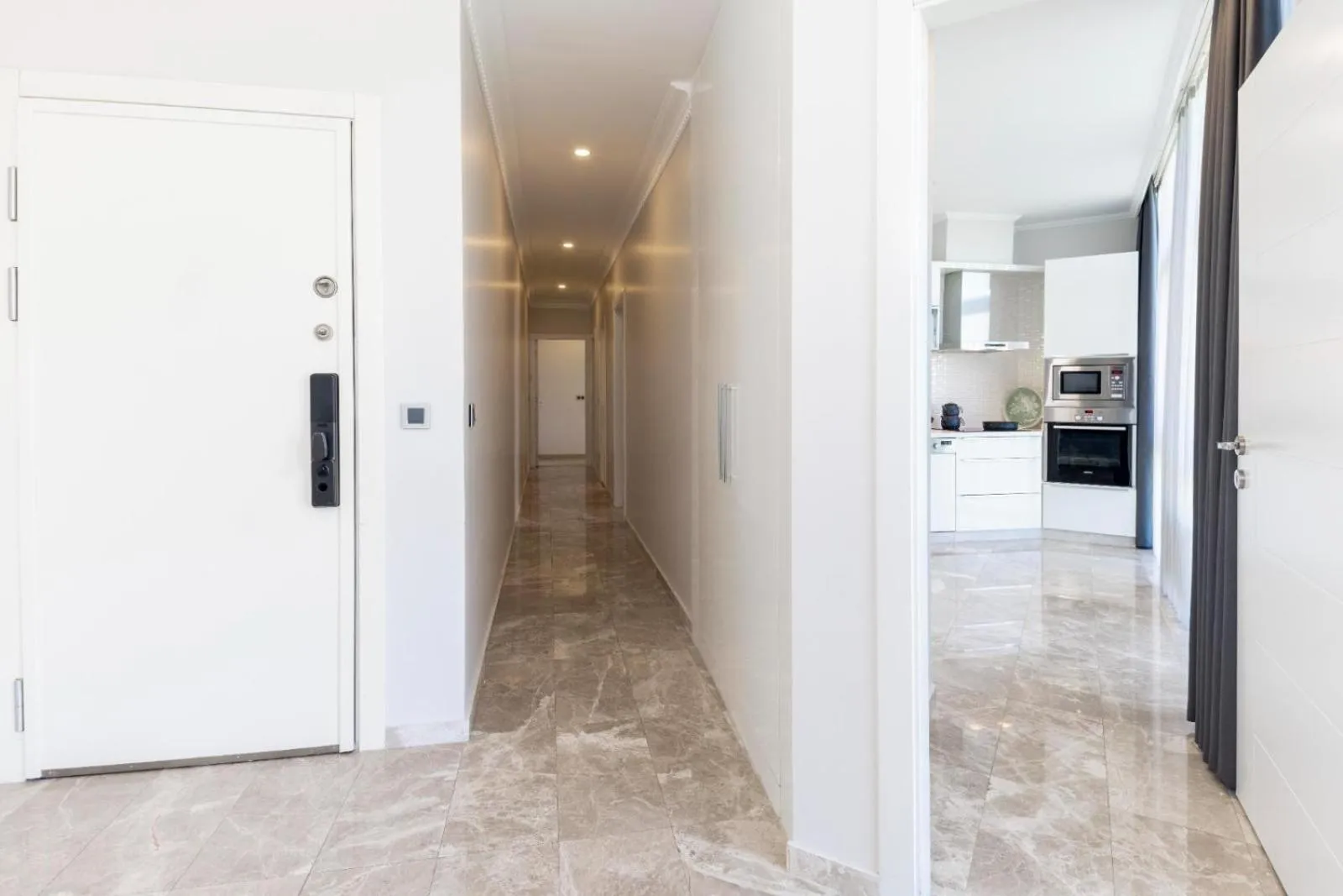 wardrobe in Mayar Residence Hotel