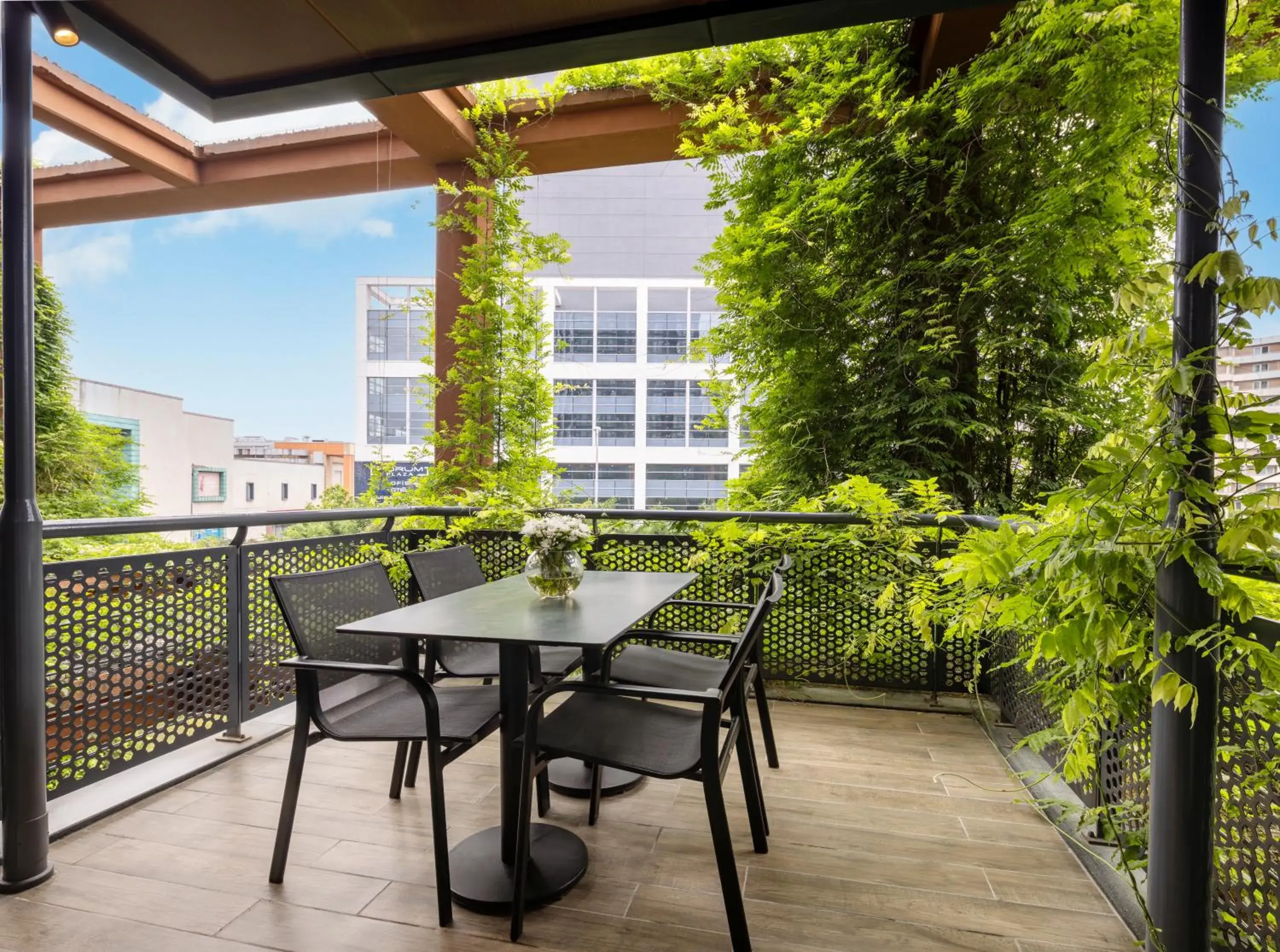 Deluxe Three-Bedroom Apartment with Balcony in Mayar Residence Hotel Deluxe Three-Bedroom Apartment with Balcony in Mayar Residence Hotel