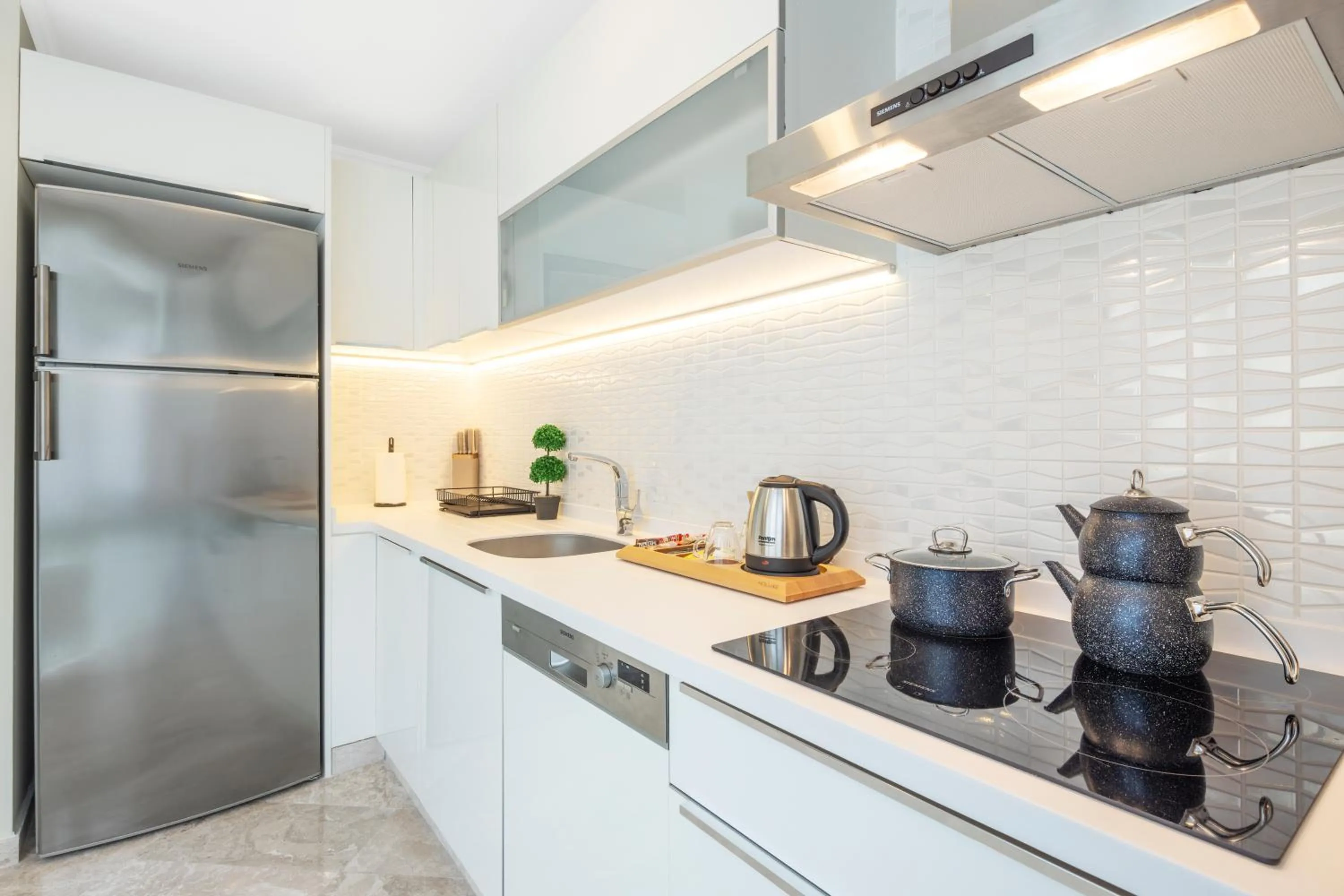 Kitchen or kitchenette in Mayar Residence Hotel