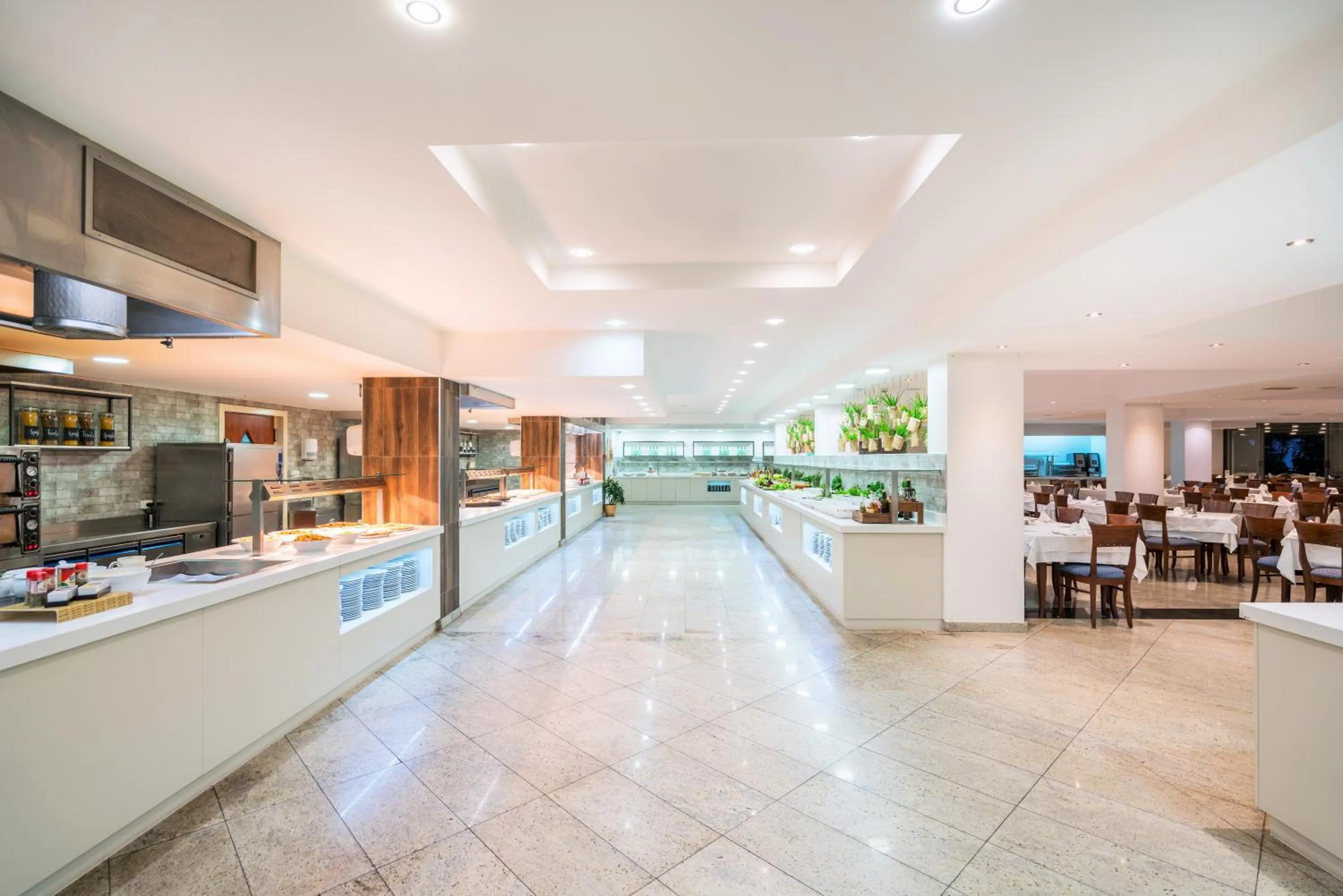 Restaurant/places to eat in Iberostar Waves Bellevue All Inclusive