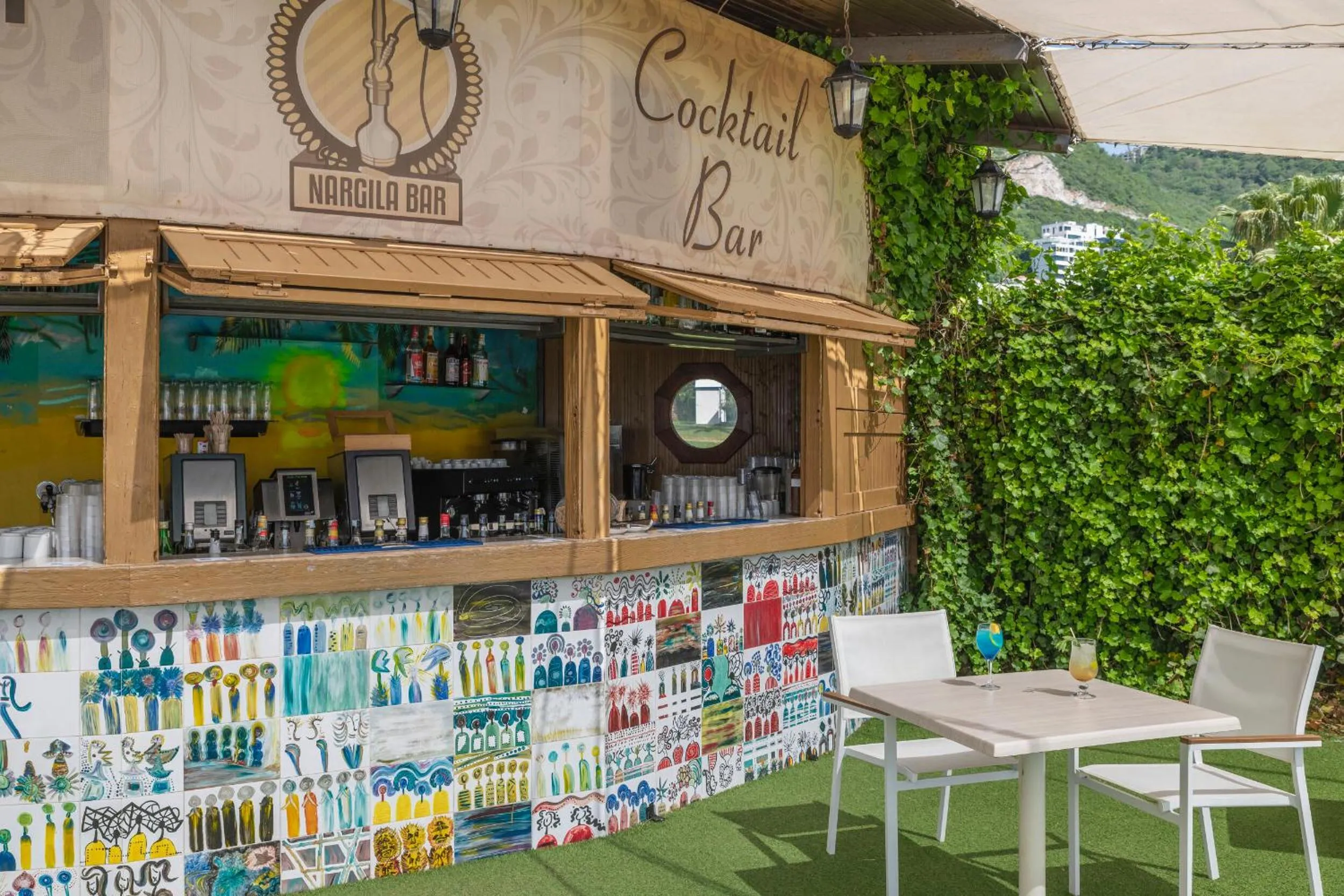 Lounge or bar in Iberostar Waves Bellevue All Inclusive