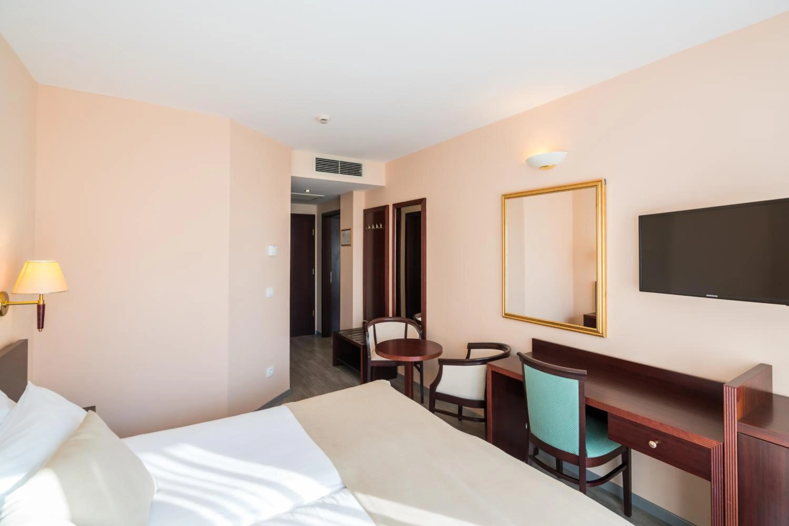 Bed in Iberostar Waves Bellevue All Inclusive