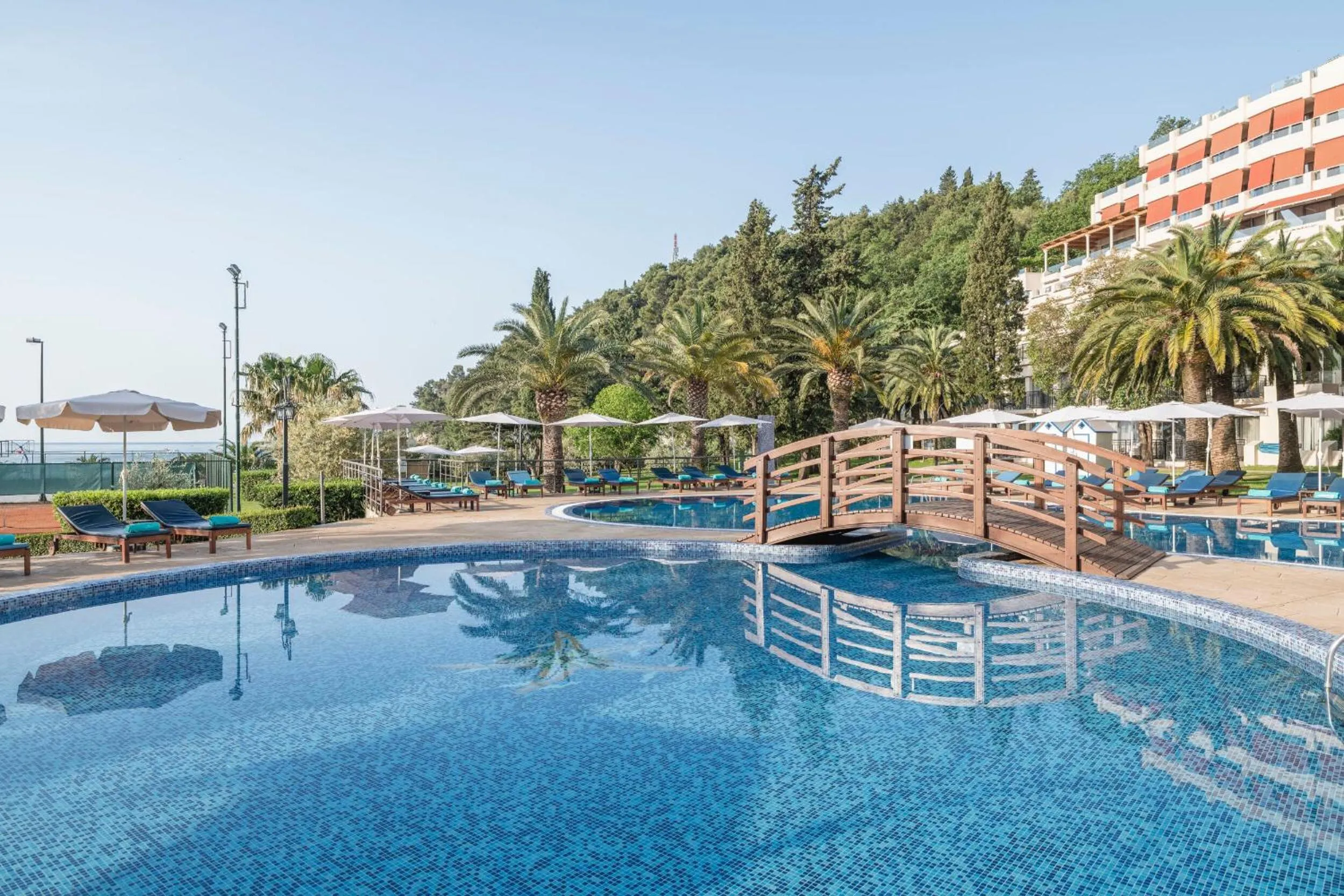 Swimming pool in Iberostar Waves Bellevue All Inclusive