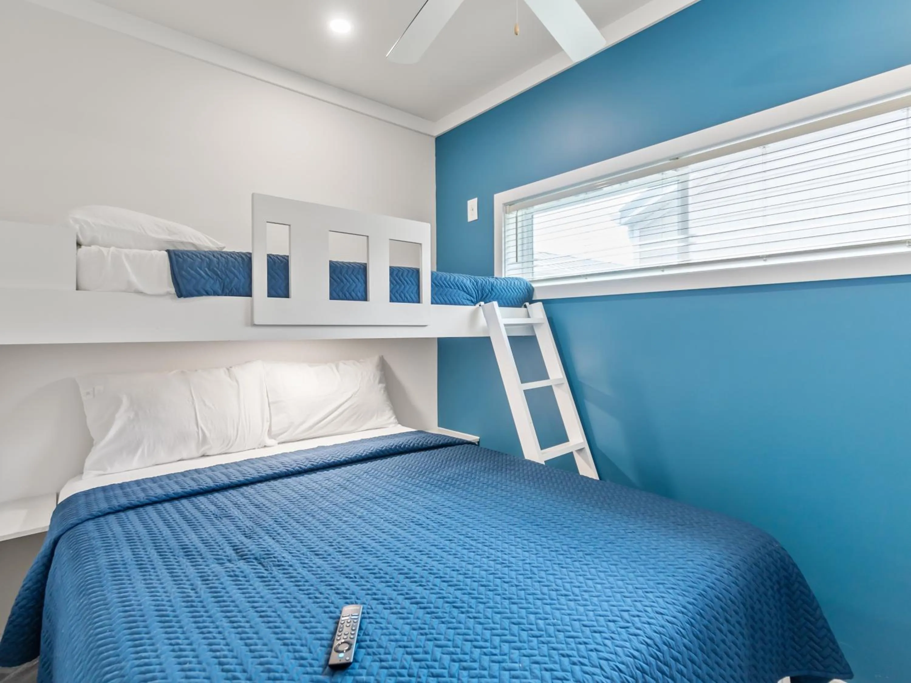 Bed in Shore Point Cottages