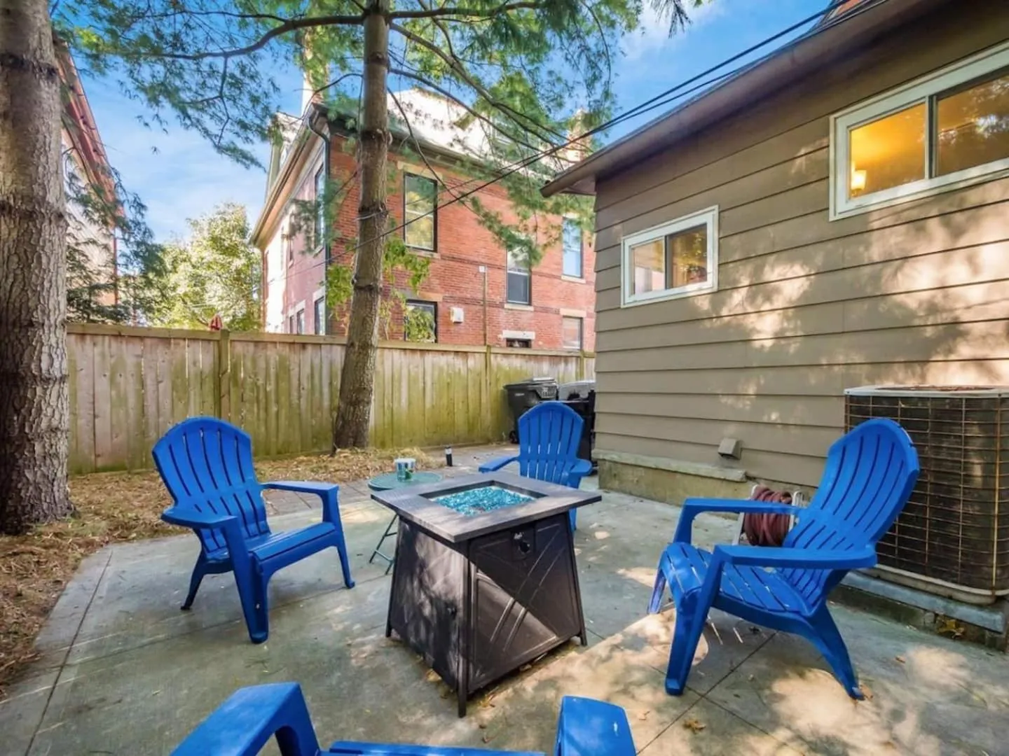 Pet-Friendly German Village Haus Wifi Walkable