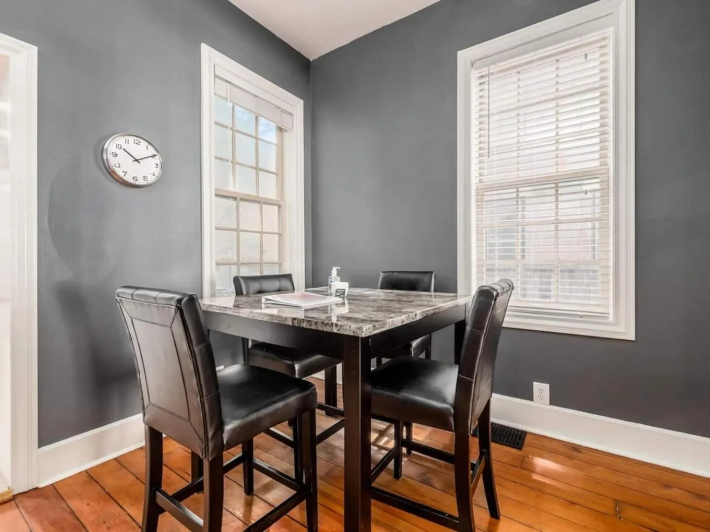 Pet-Friendly German Village Haus Wifi Walkable