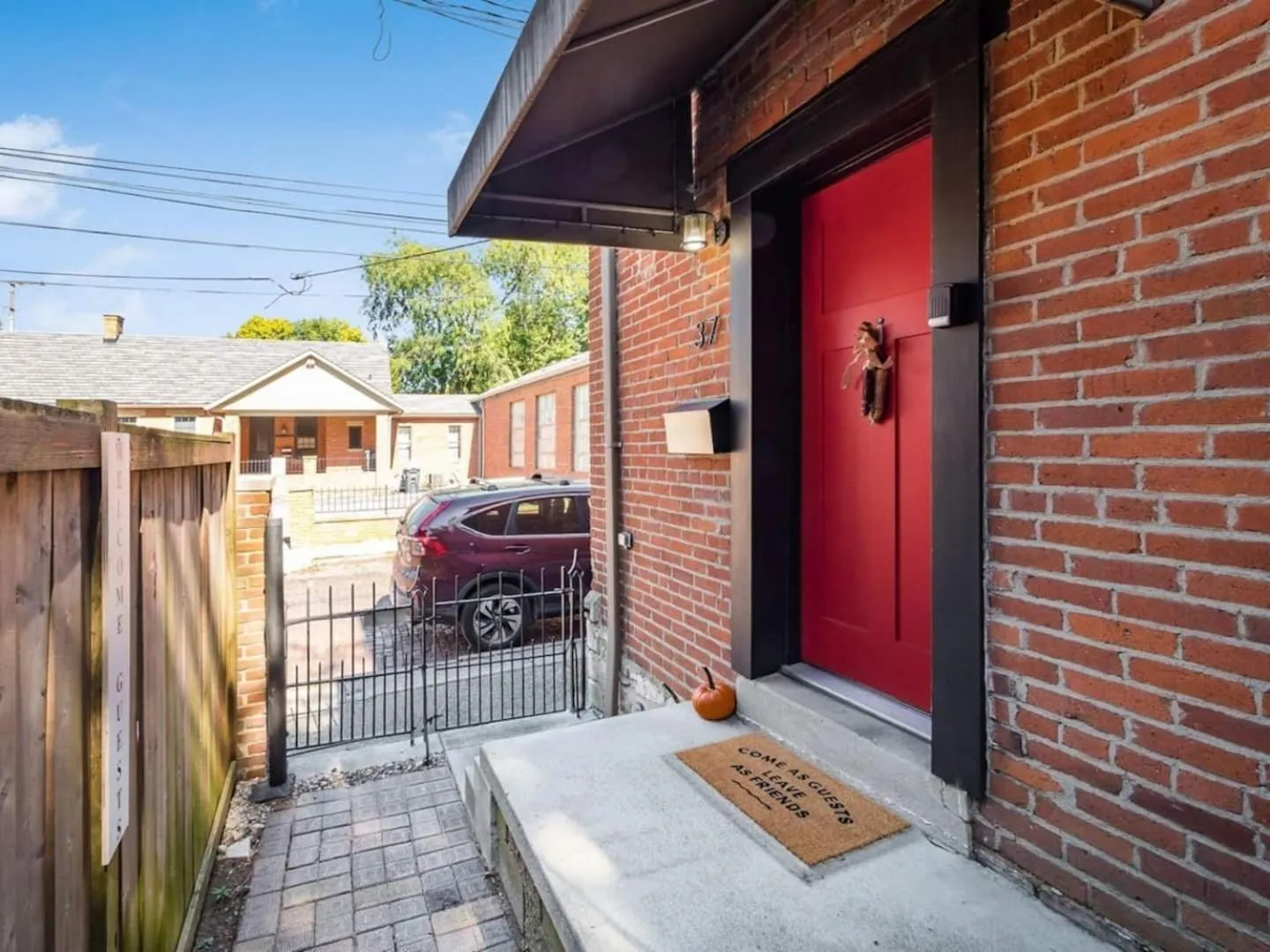 Pet-Friendly German Village Haus Wifi Walkable