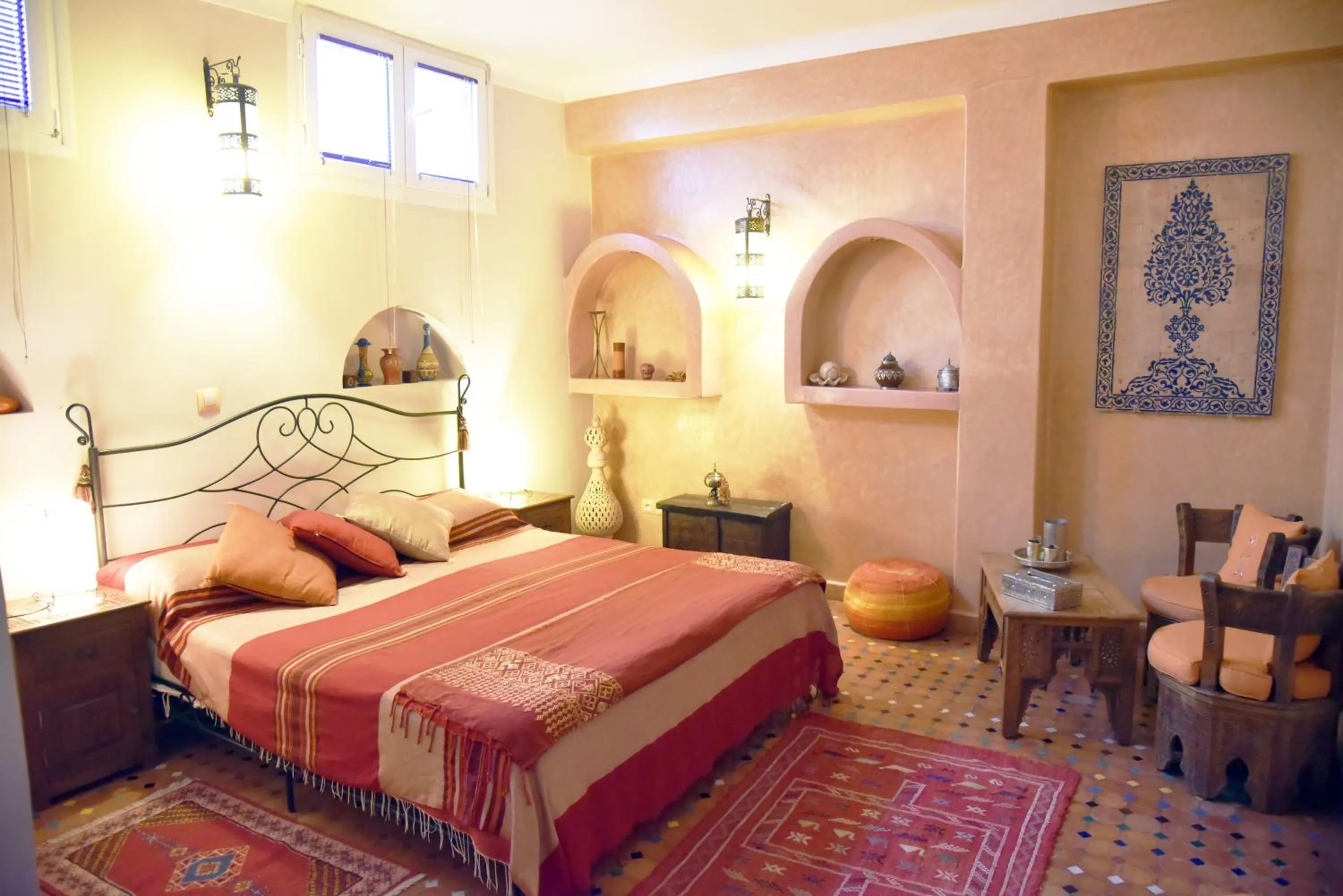 Photo of the whole room, Bed in Riad Dar Zouhour