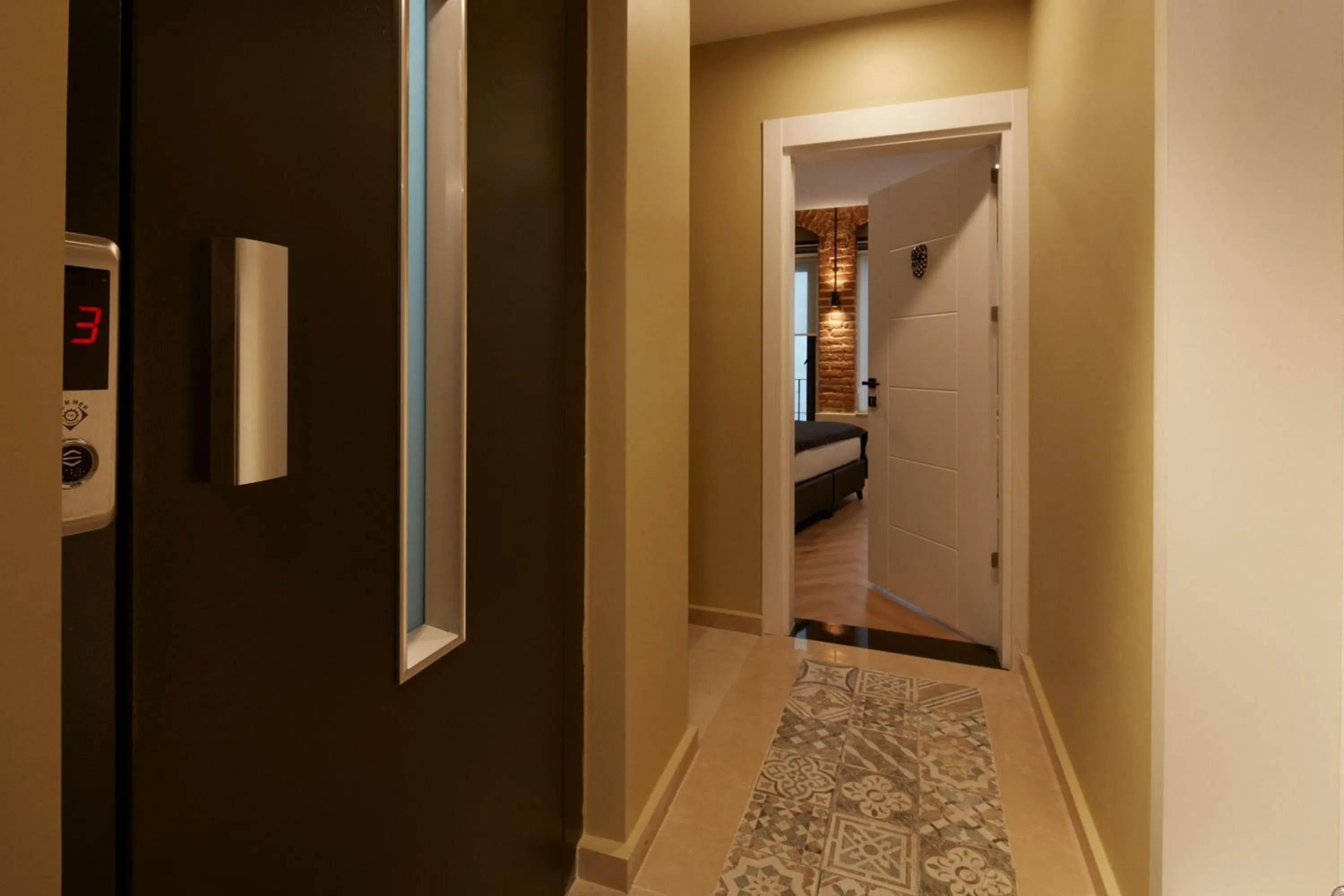 elevator, Bed in CASA GALATA 35