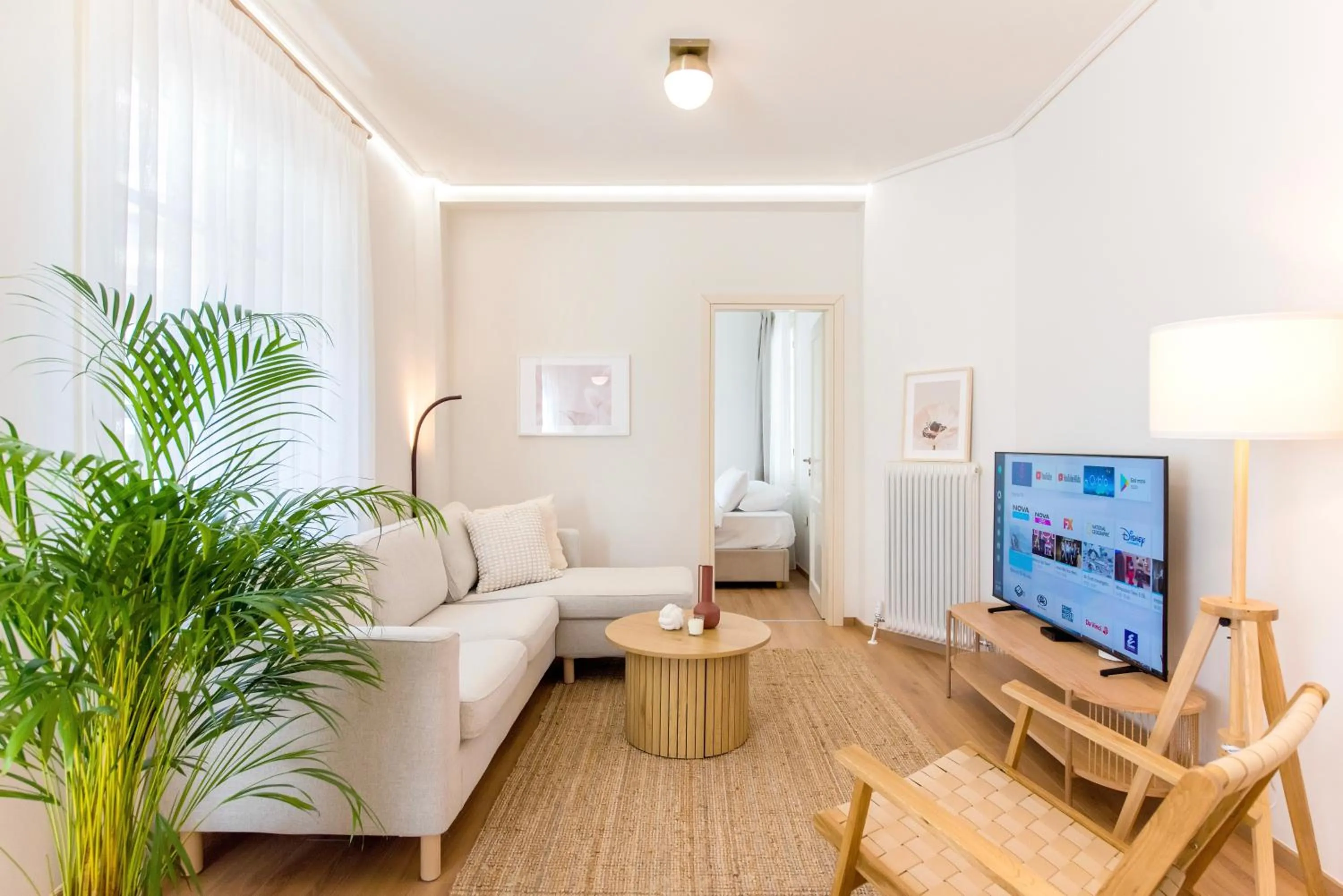 TV and multimedia in White Lotus by halu! Apartments