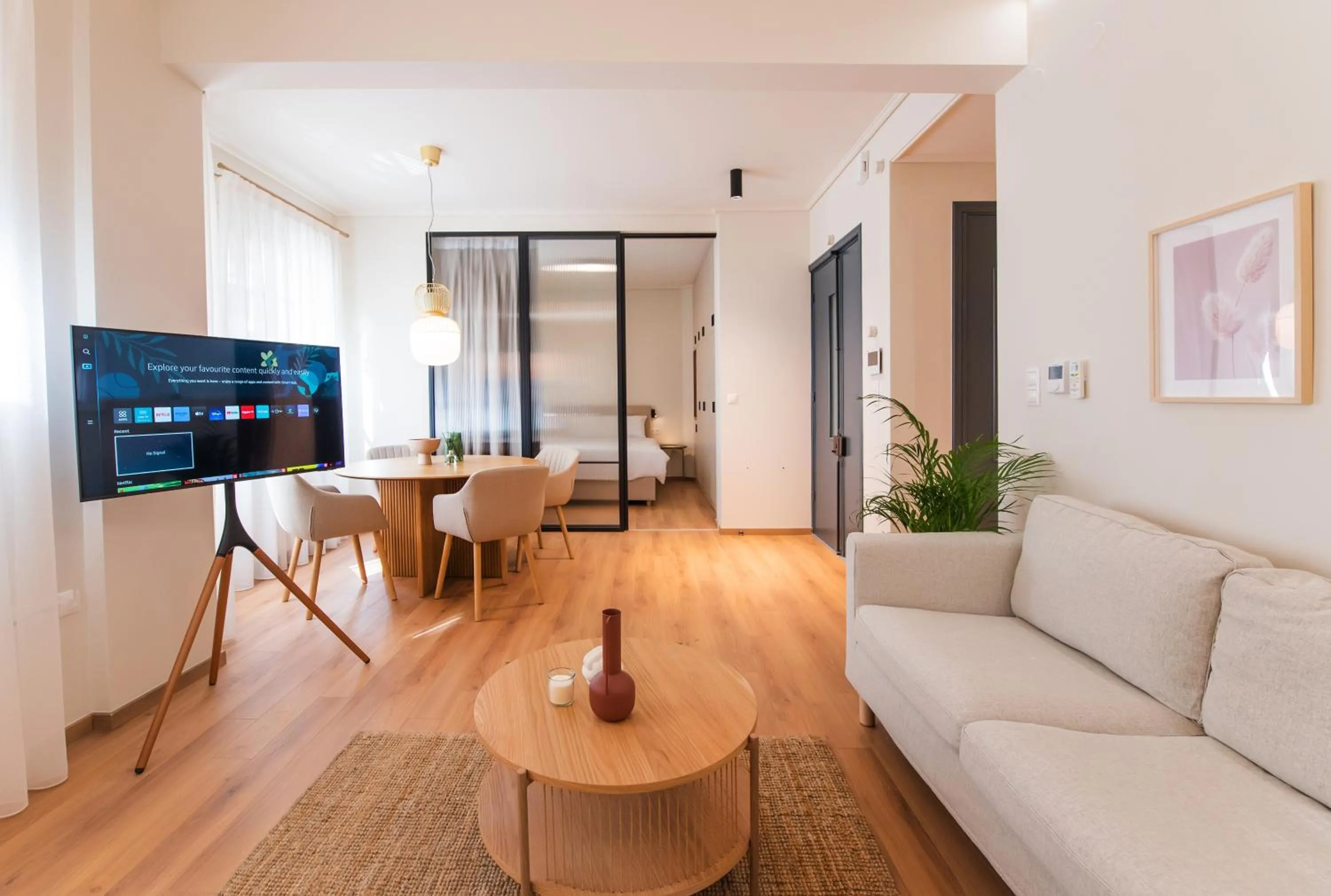 TV and multimedia in White Lotus by halu! Apartments