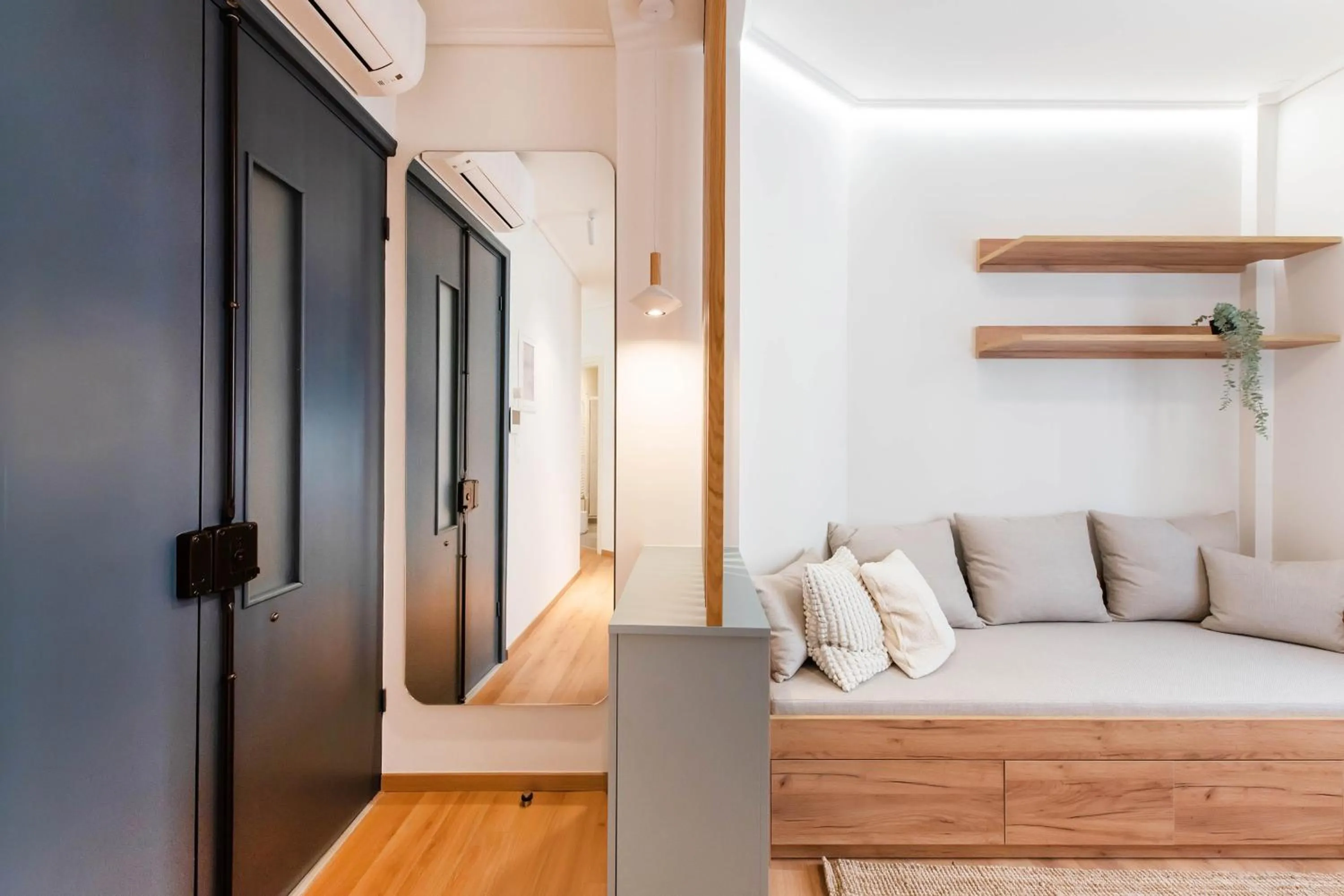 Living room in White Lotus by halu! Apartments