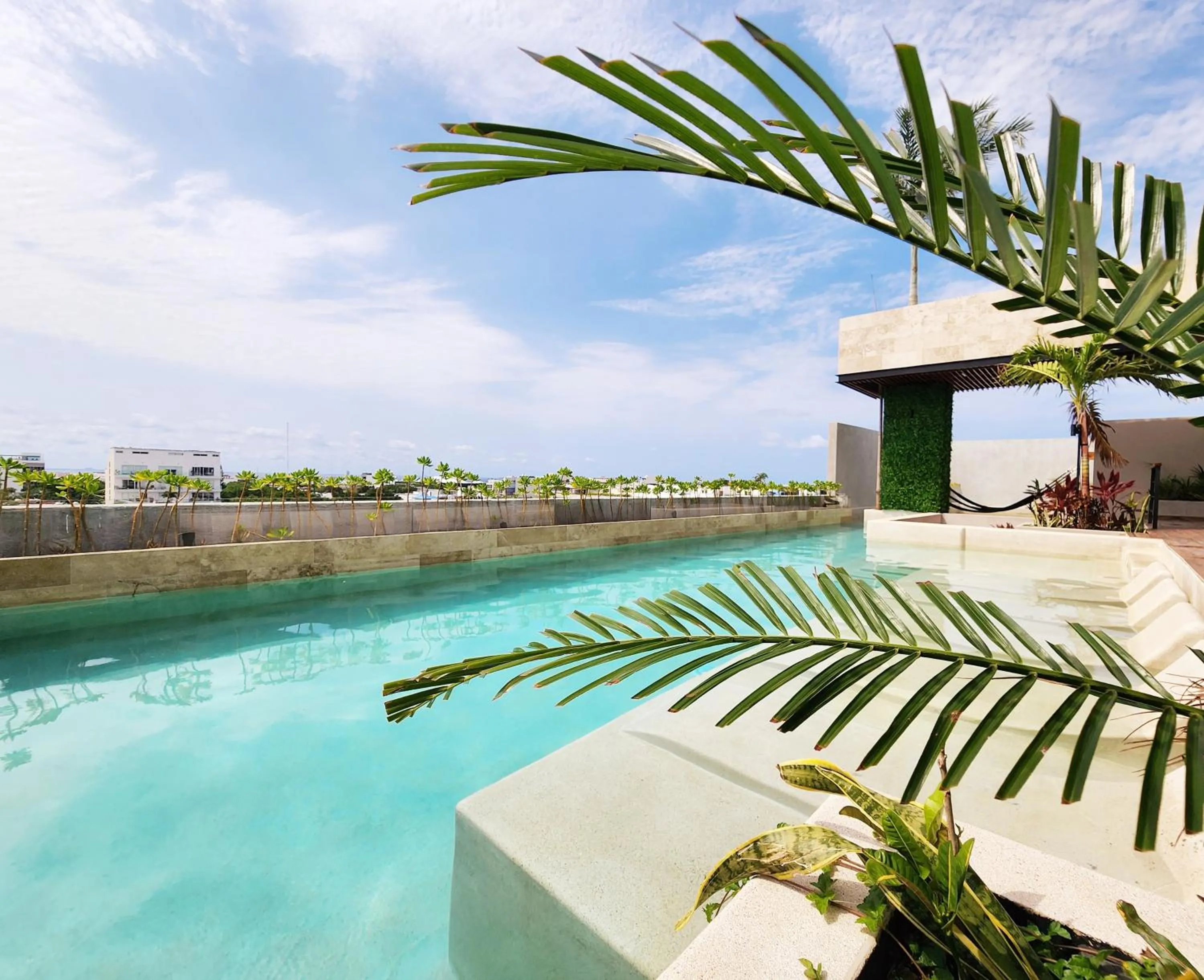 Swimming pool in Sofía Boutique Condos by Bunik