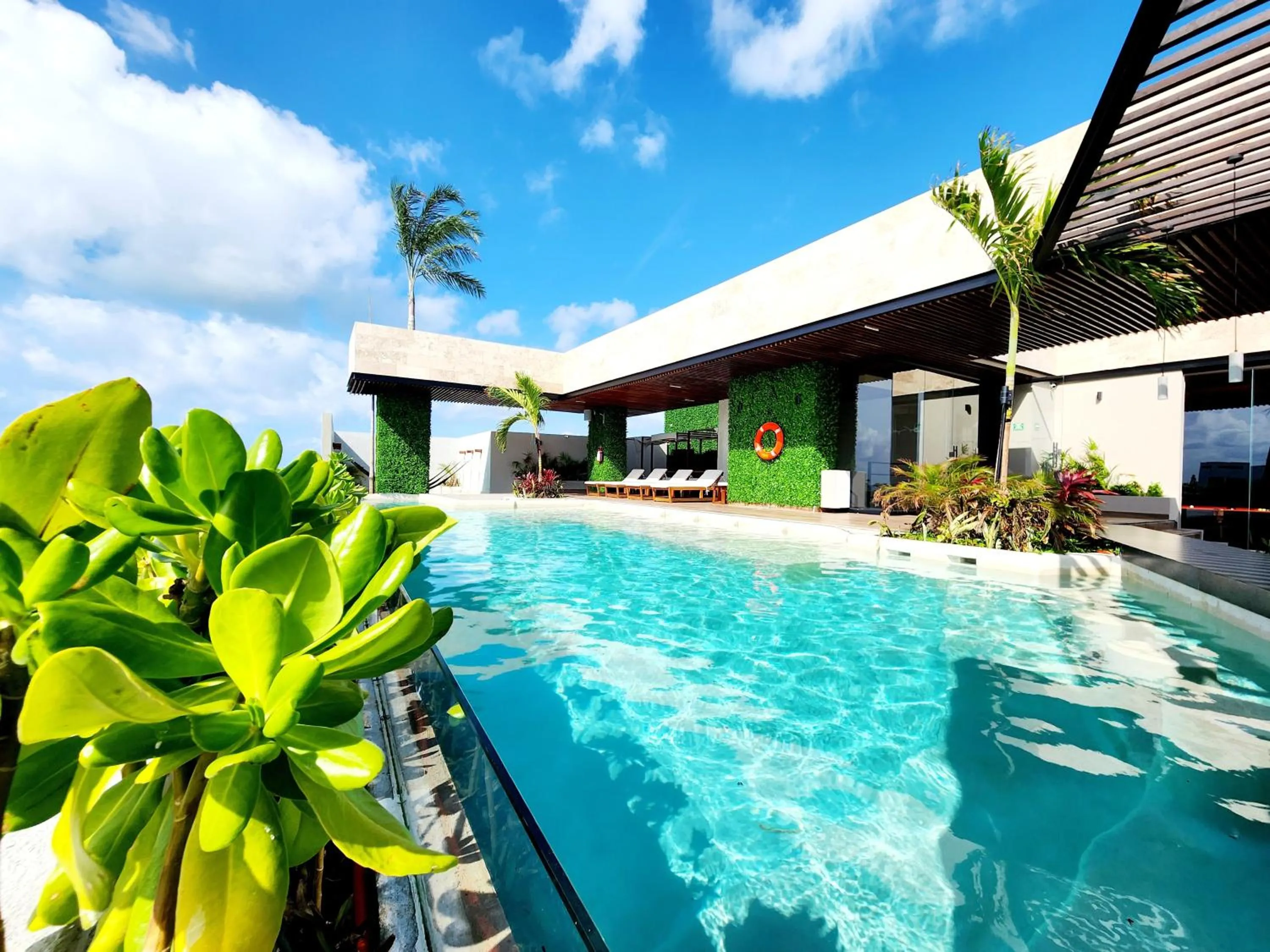 Day in Sofía Boutique Condos by Bunik