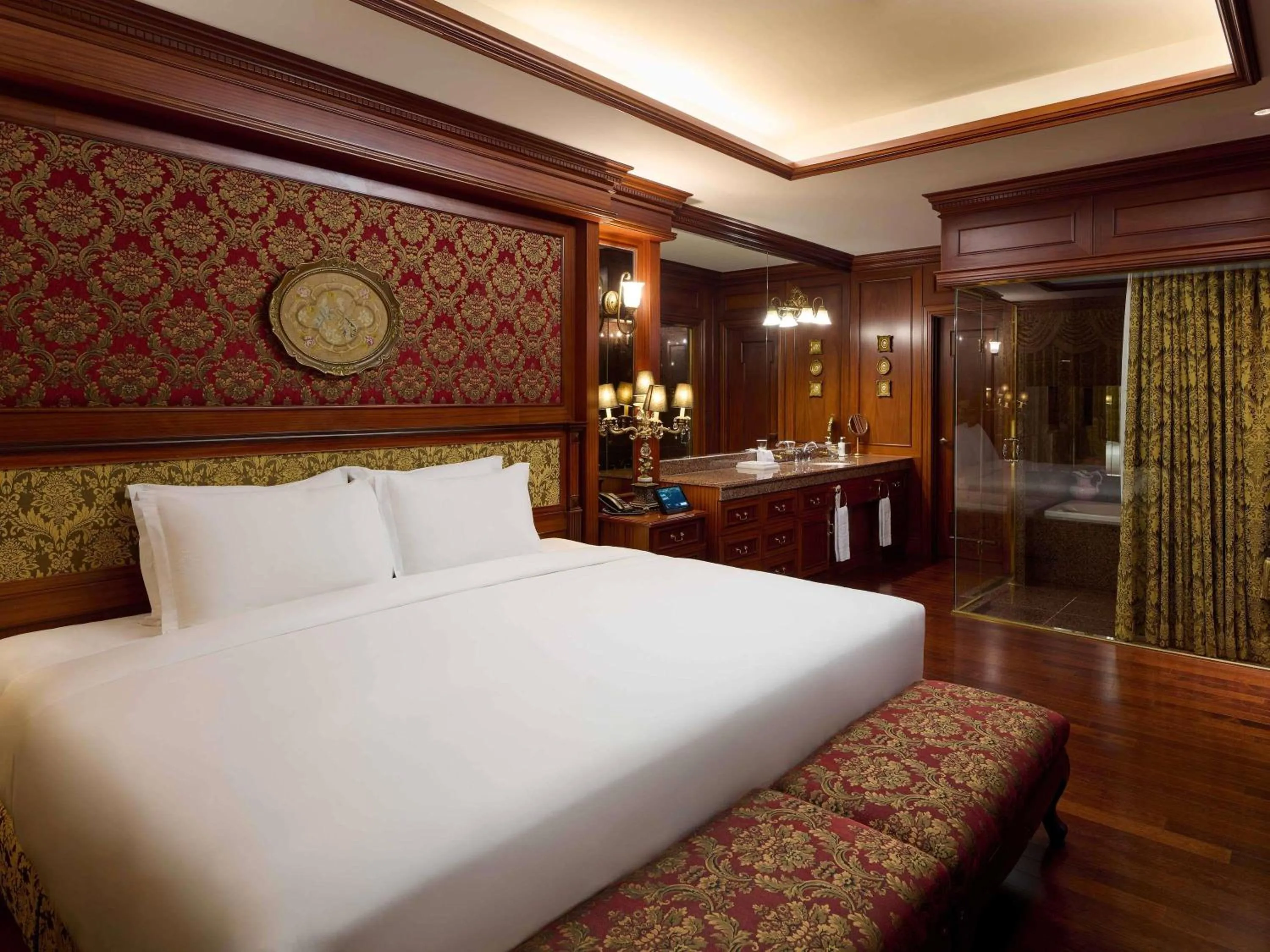 Bedroom, Bed in Grand Mercure Imperial Palace Seoul Gangnam