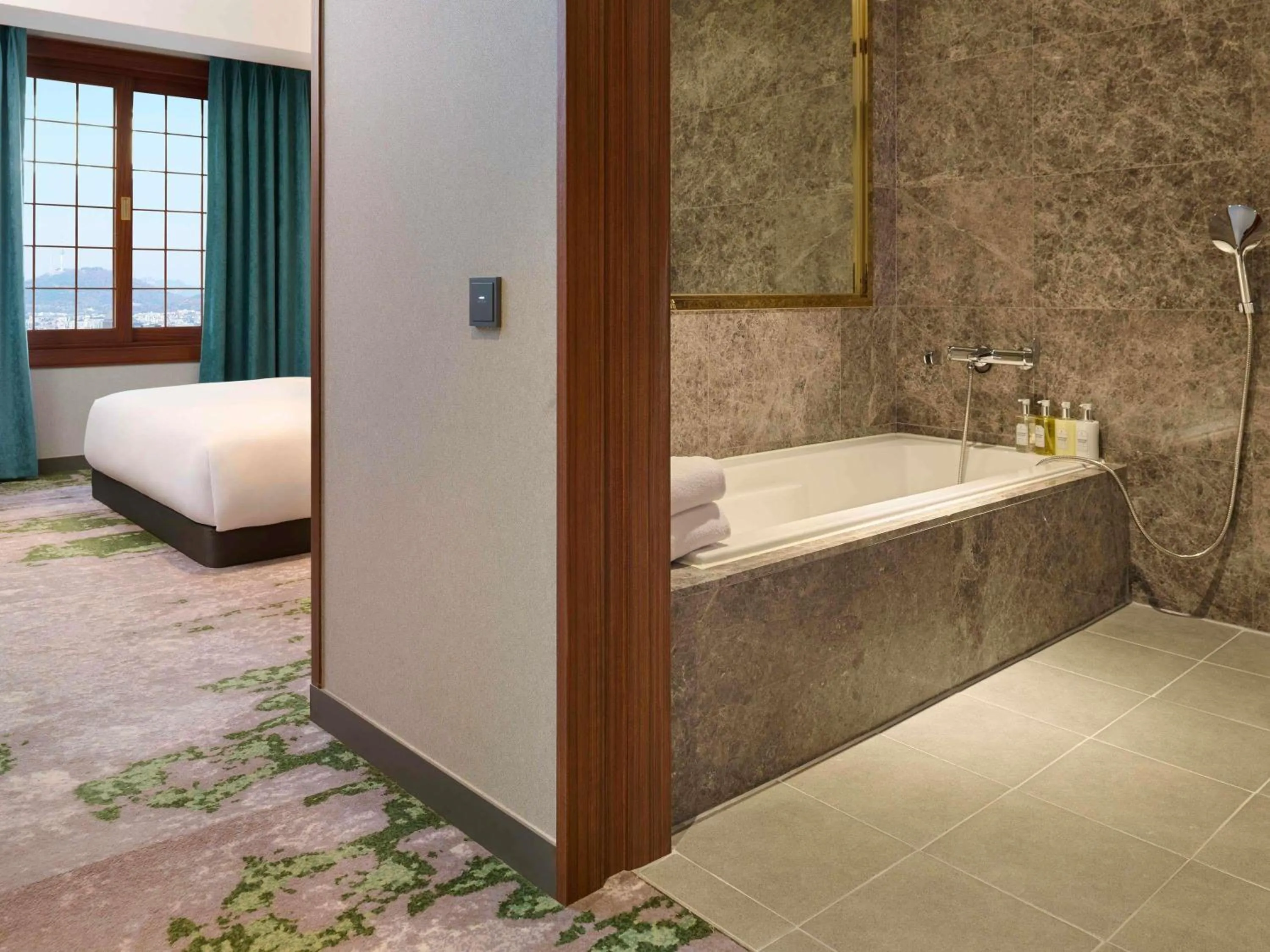 Bedroom, Bed in Grand Mercure Imperial Palace Seoul Gangnam