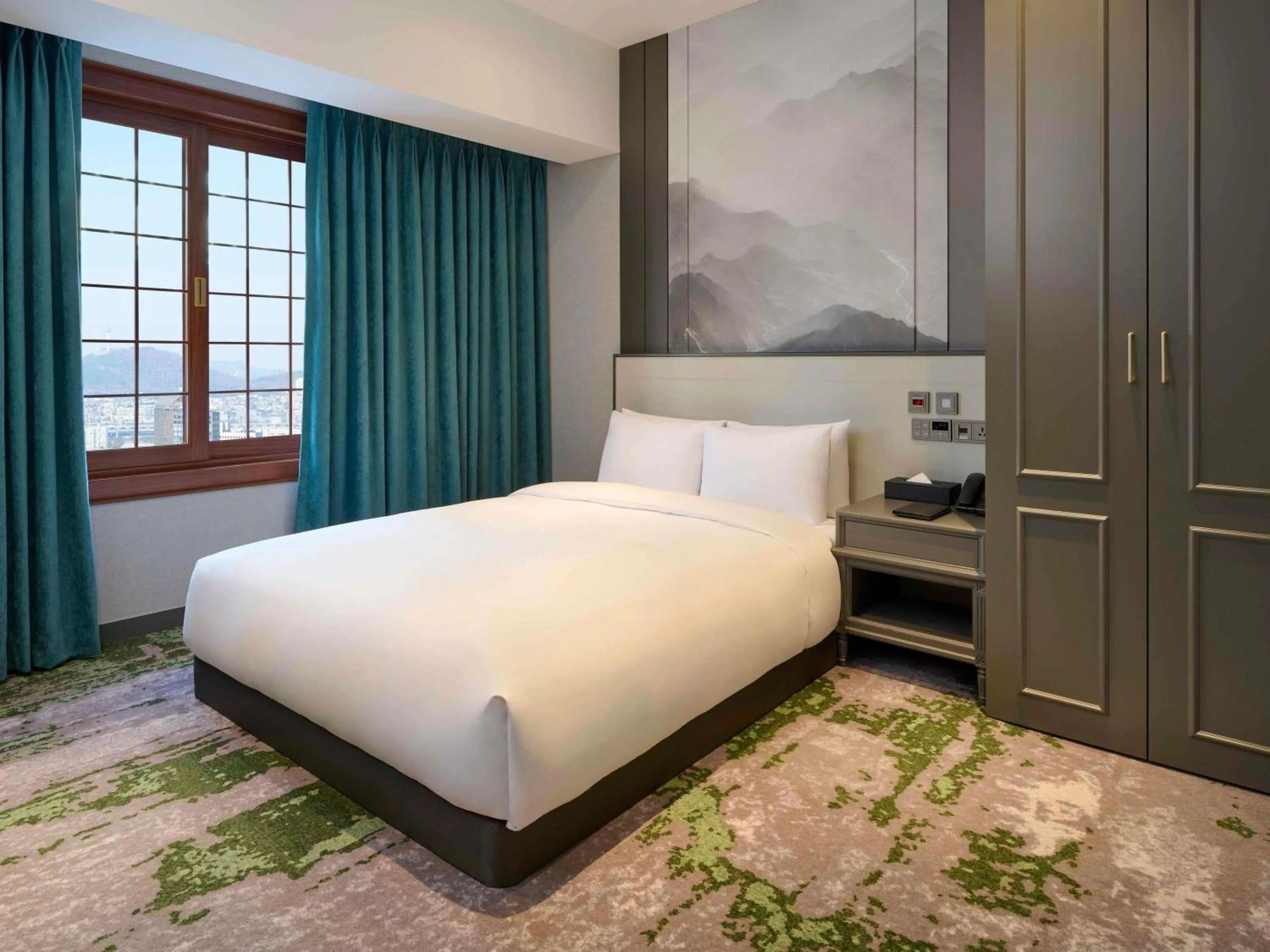 Bedroom, Bed in Grand Mercure Imperial Palace Seoul Gangnam