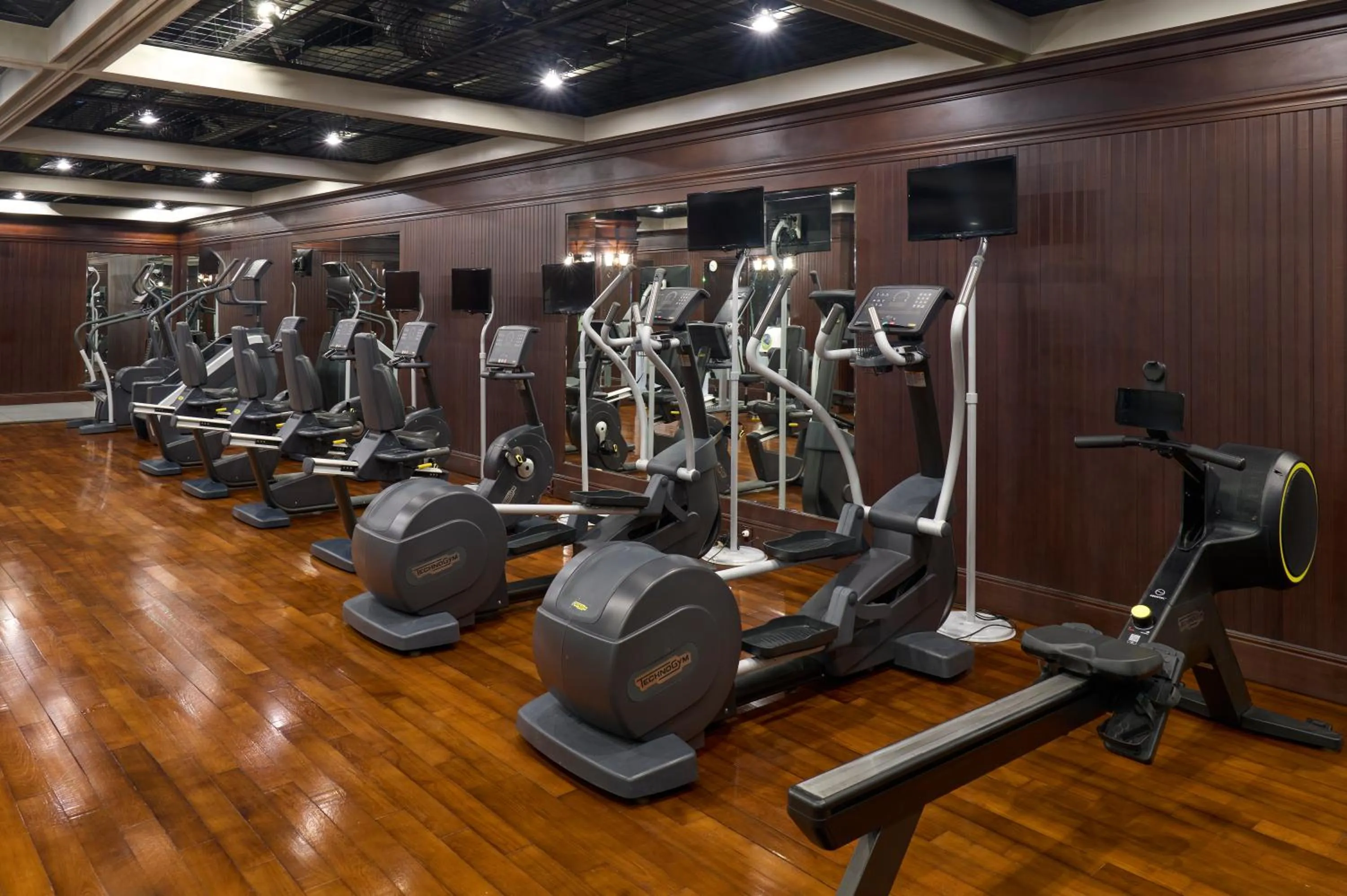 Swimming pool in Grand Mercure Imperial Palace Seoul Gangnam