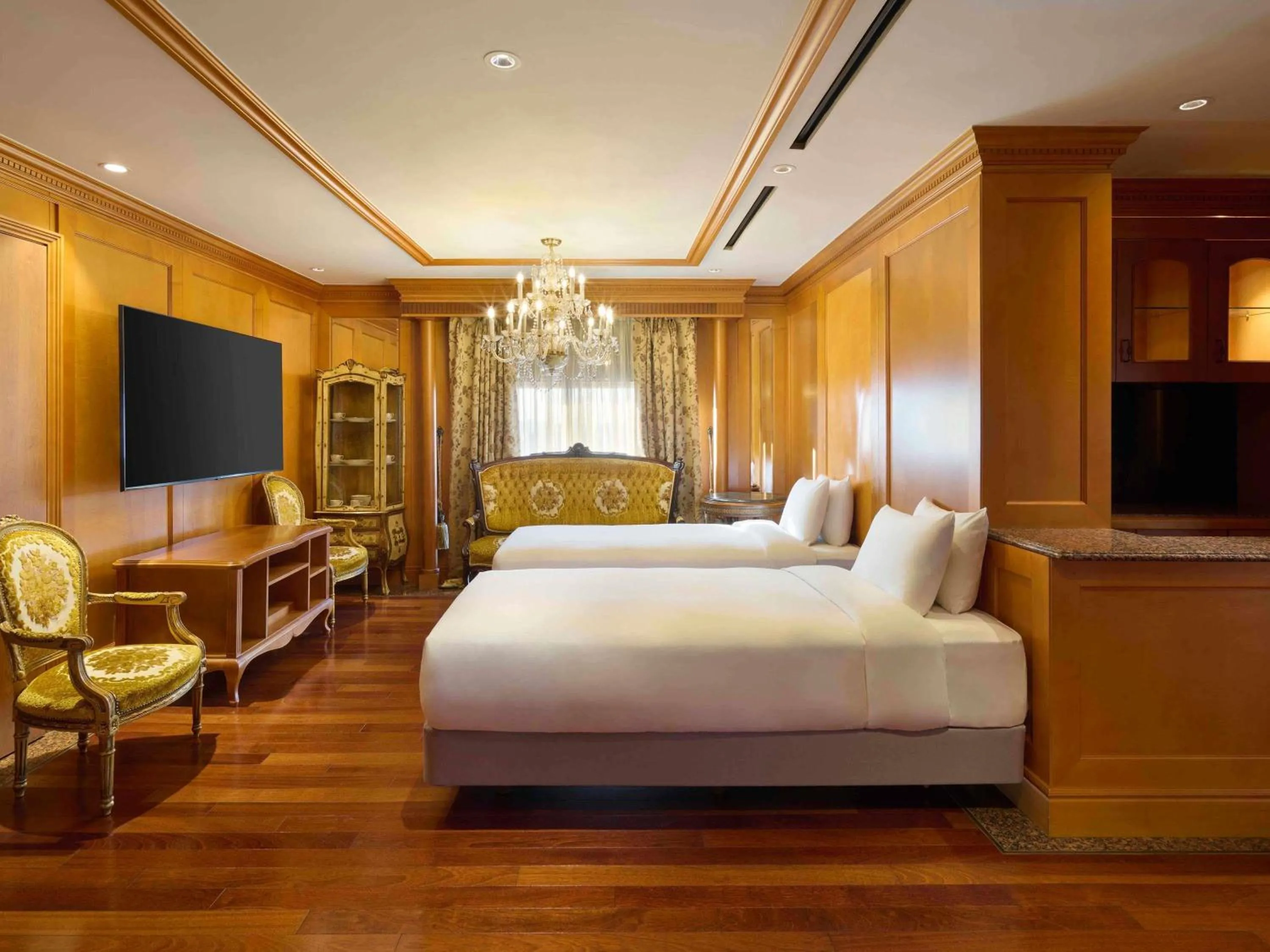 Bedroom, Bed in Grand Mercure Imperial Palace Seoul Gangnam