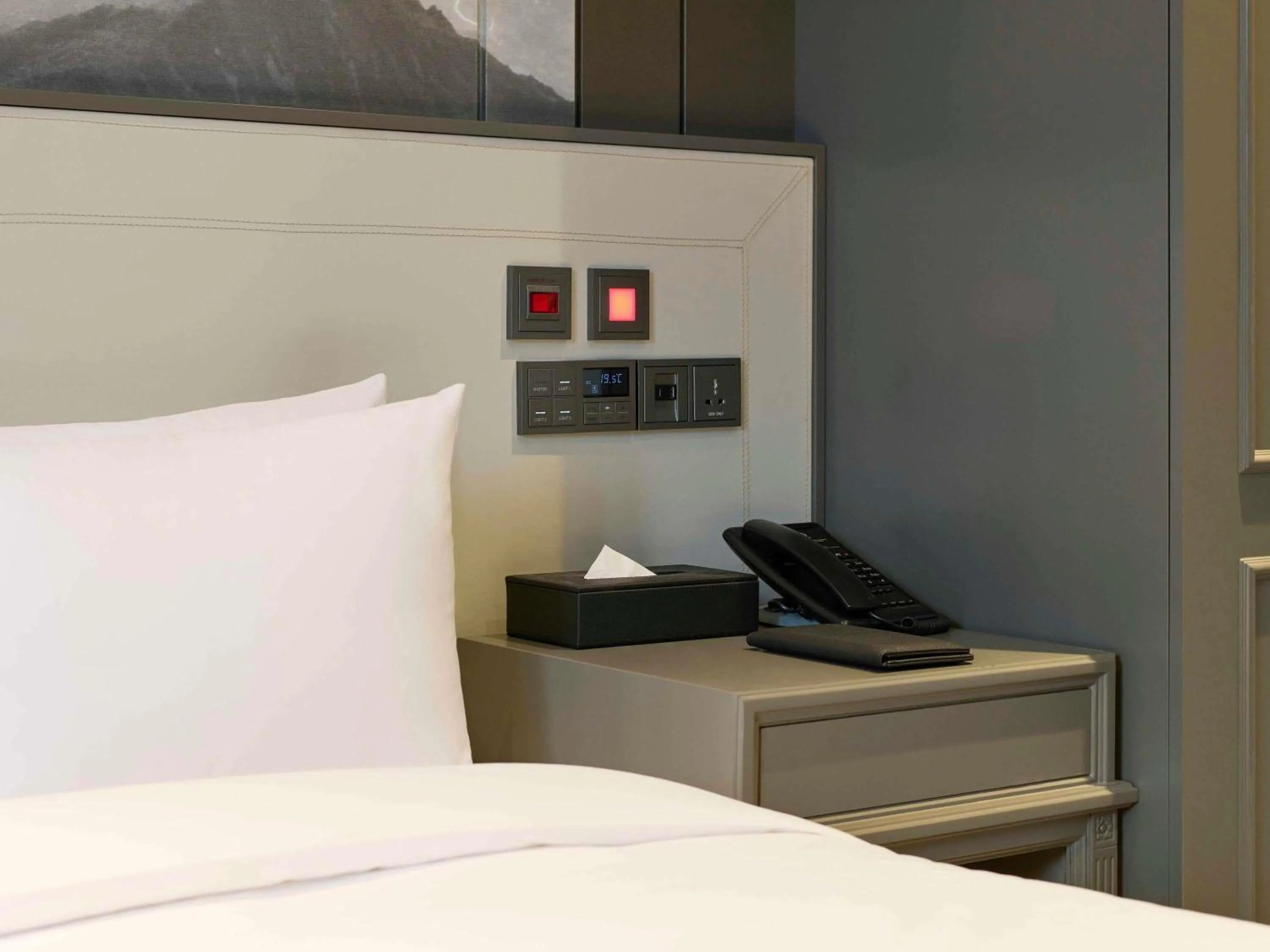 Bedroom, Bed in Grand Mercure Imperial Palace Seoul Gangnam