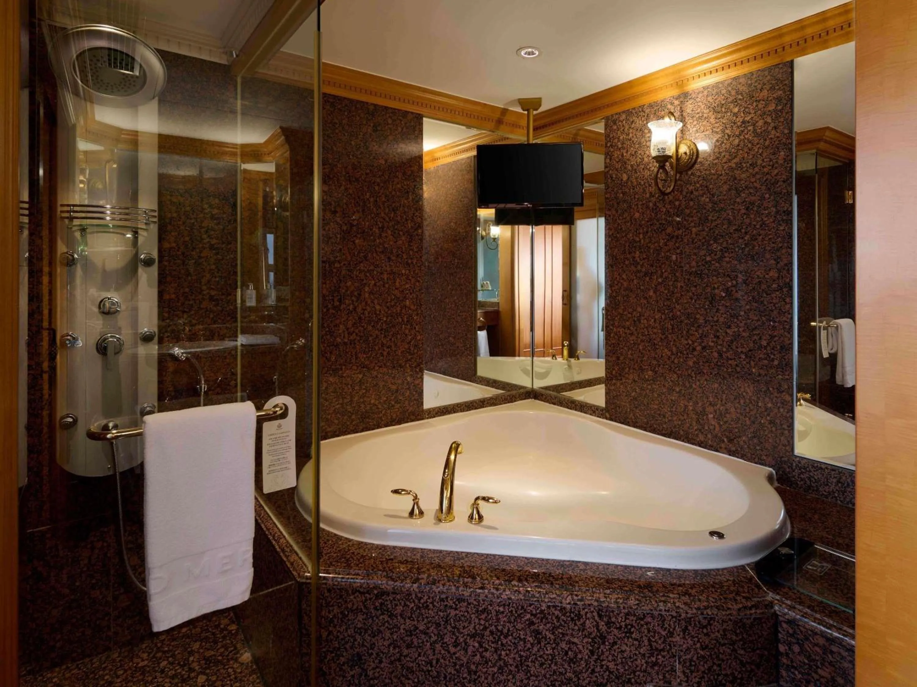 Bedroom in Grand Mercure Imperial Palace Seoul Gangnam