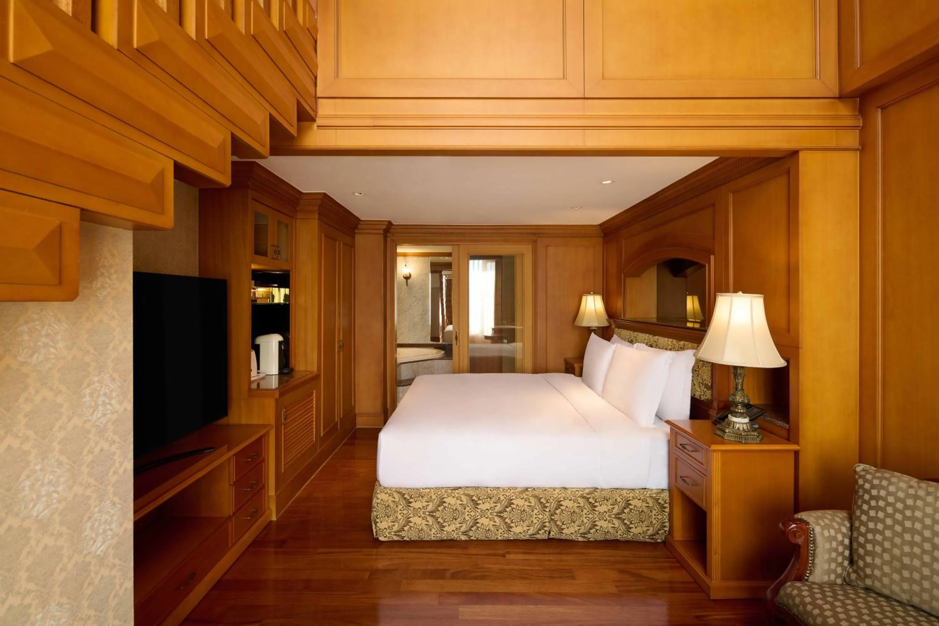 Bed in Grand Mercure Imperial Palace Seoul Gangnam