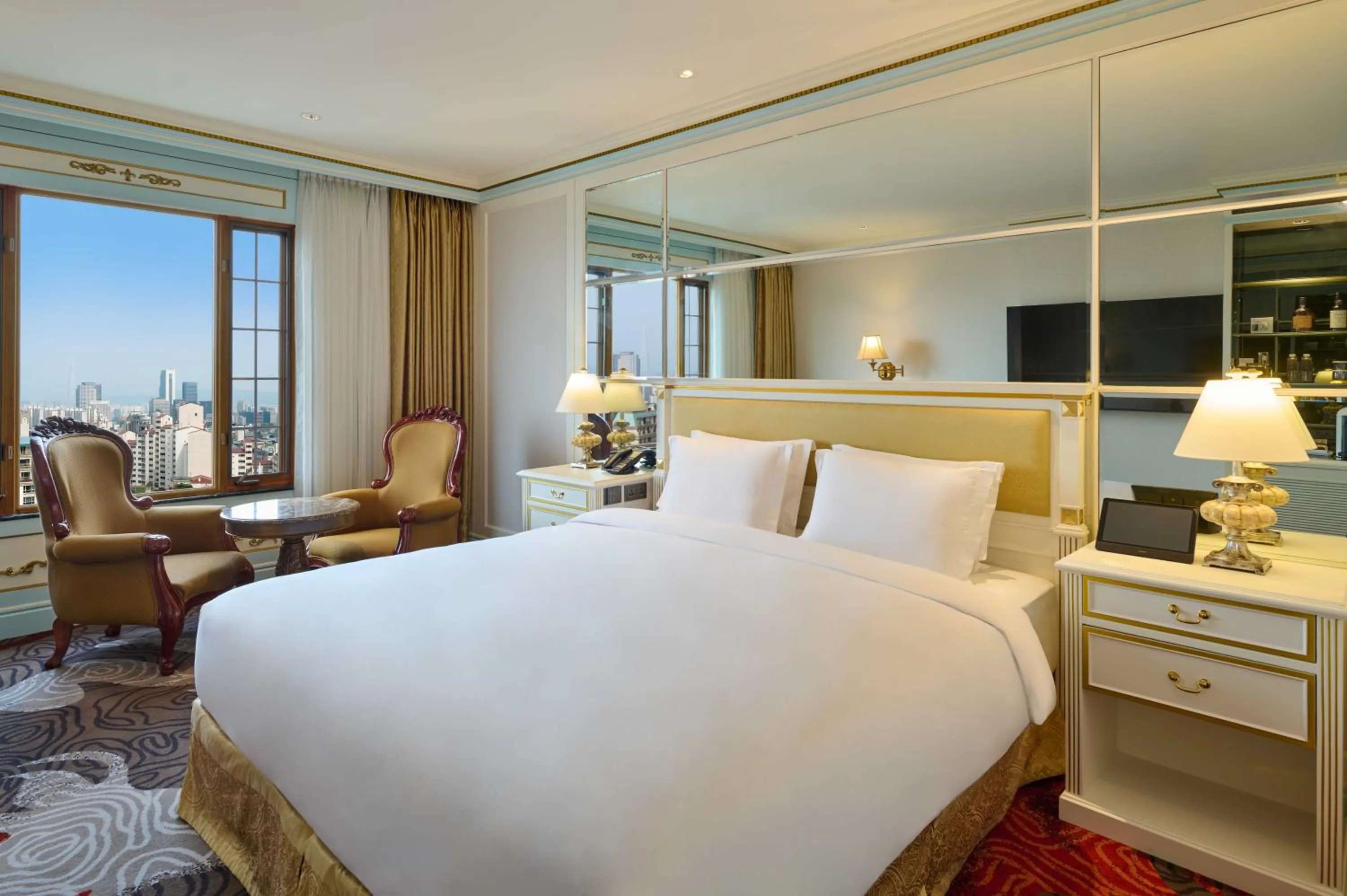 Bed in Grand Mercure Imperial Palace Seoul Gangnam