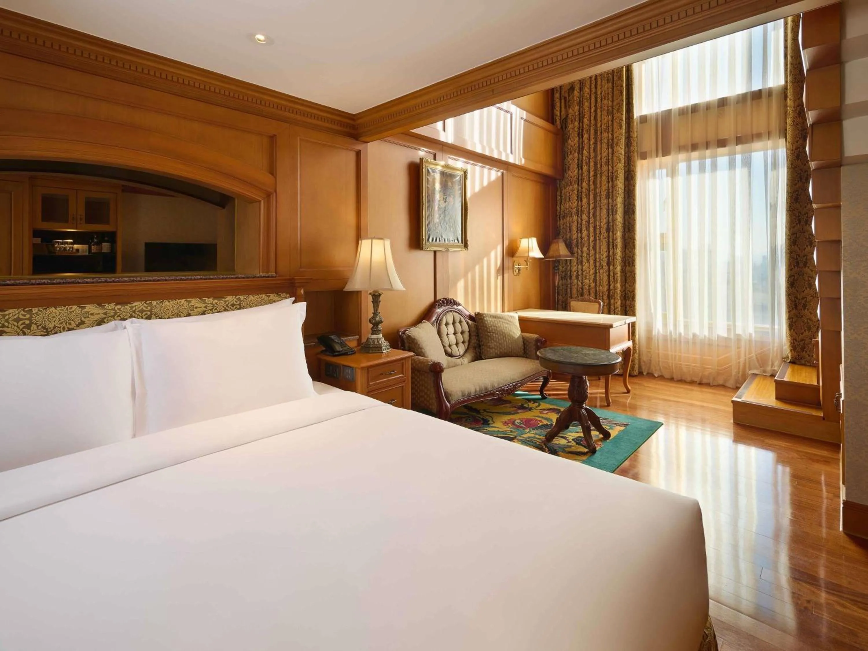 Bedroom, Bed in Grand Mercure Imperial Palace Seoul Gangnam