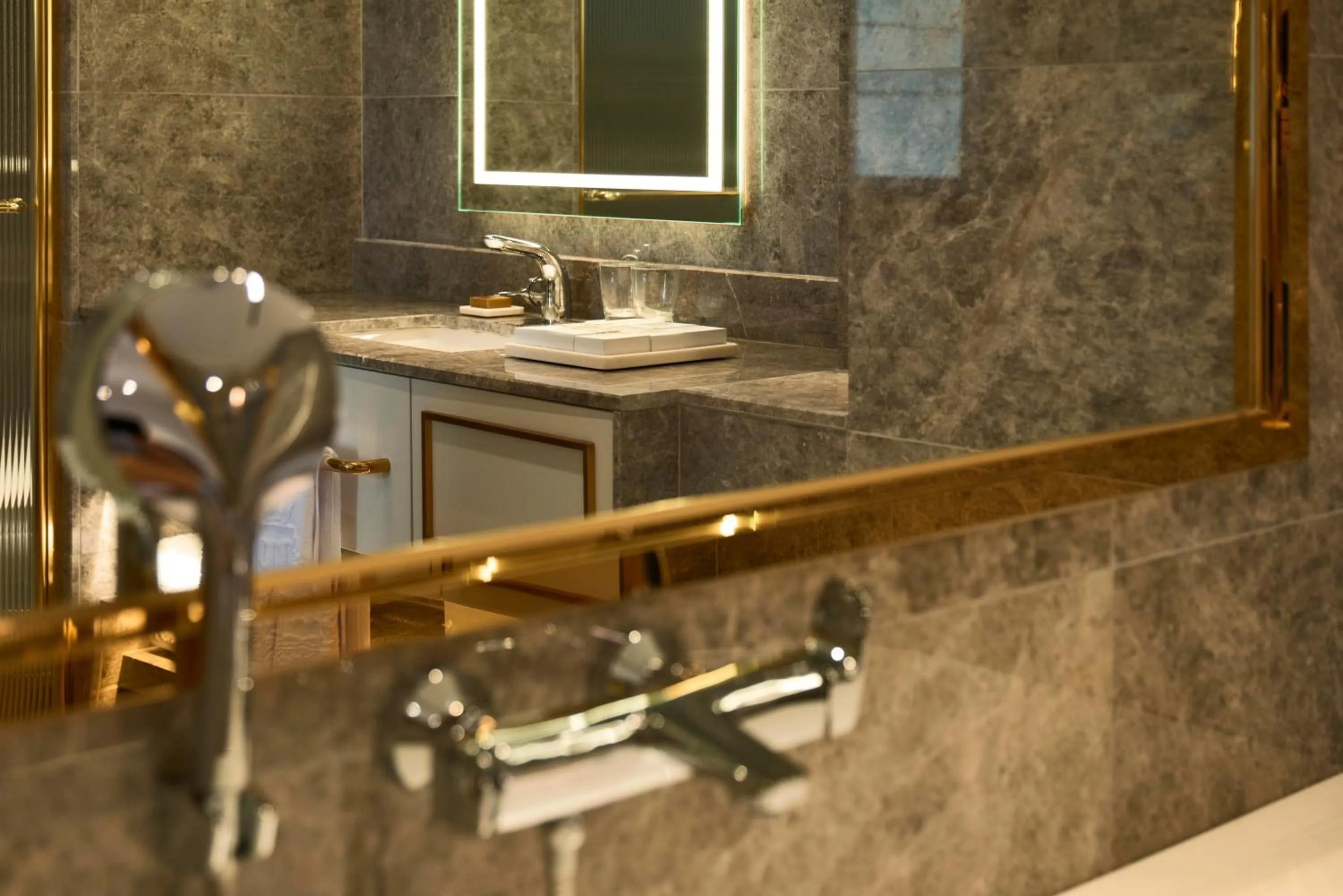 Bathroom in Grand Mercure Imperial Palace Seoul Gangnam