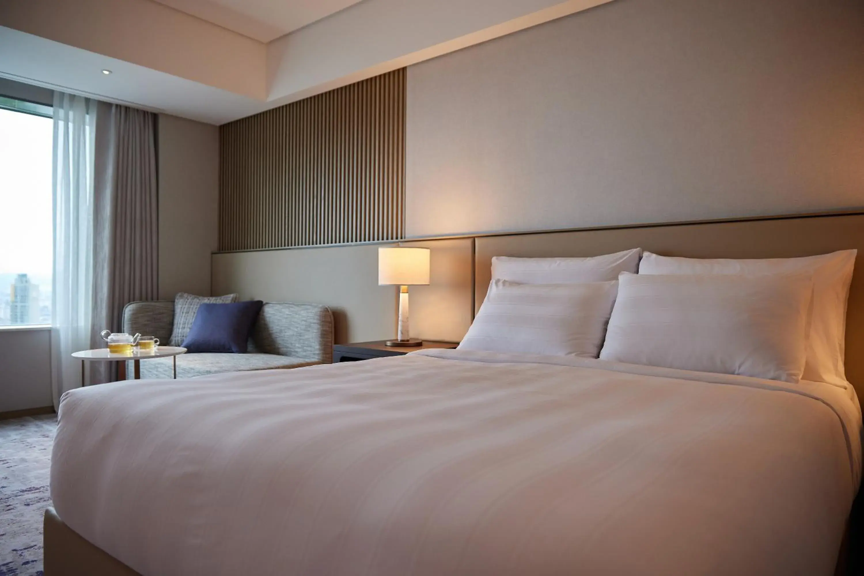 Deluxe Double Room in Lotte Hotel World Deluxe Double Room in Lotte Hotel World