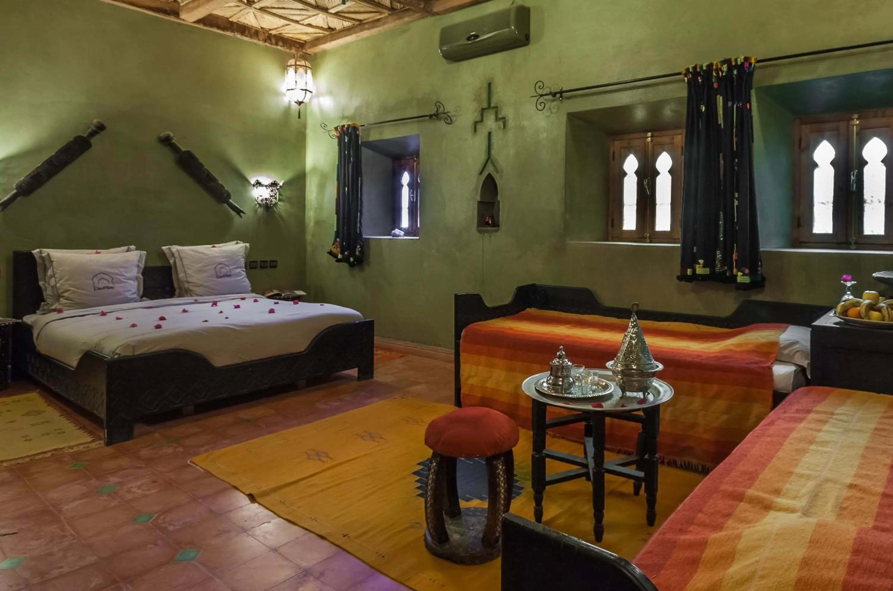 Bed in Chez Le Pacha - Authentic Sahara Hotel Mhamid